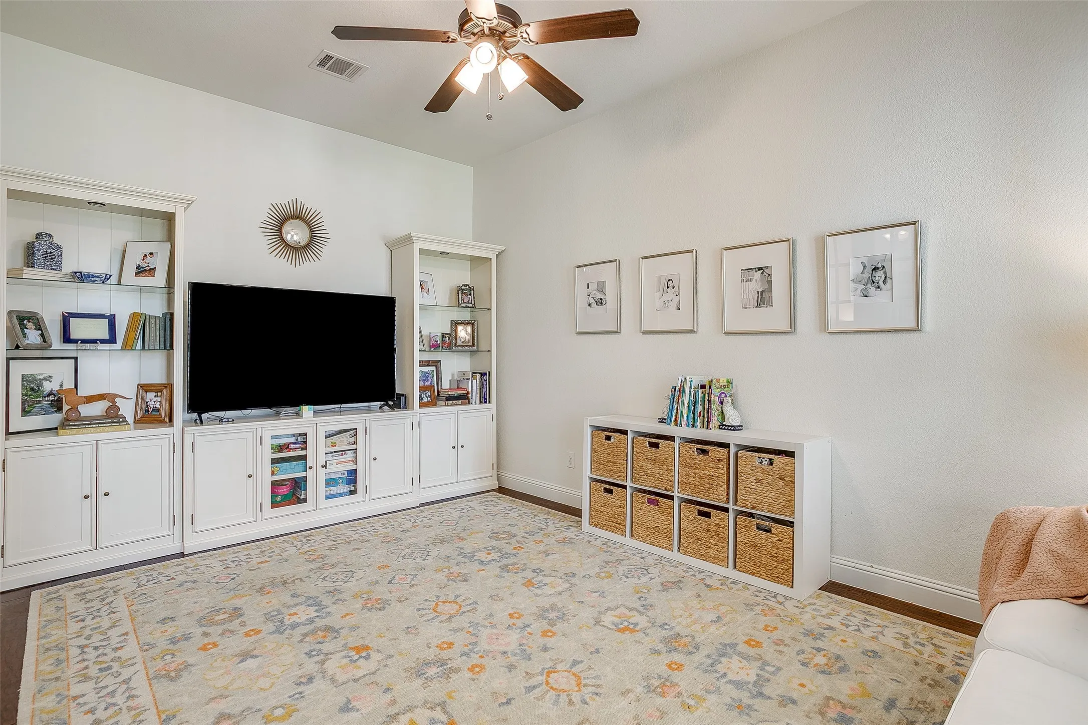 Single Family Residence For Sale in Parker County , 560 Point Vista Drive, Aledo, Texas 76008, 4 Bedroom, 3 Bathroom, 3 Garage spaces, 2,636 Sqft, built in 2019, mls#21358520, Real Estate Agent in Aledo, Homes For Sale in Parker county, Homes For Sale in Aledo, Realtor in Aledo Texas, Real Estate Brokerage Independent Realty Texas, Luminita Cordes Realtor