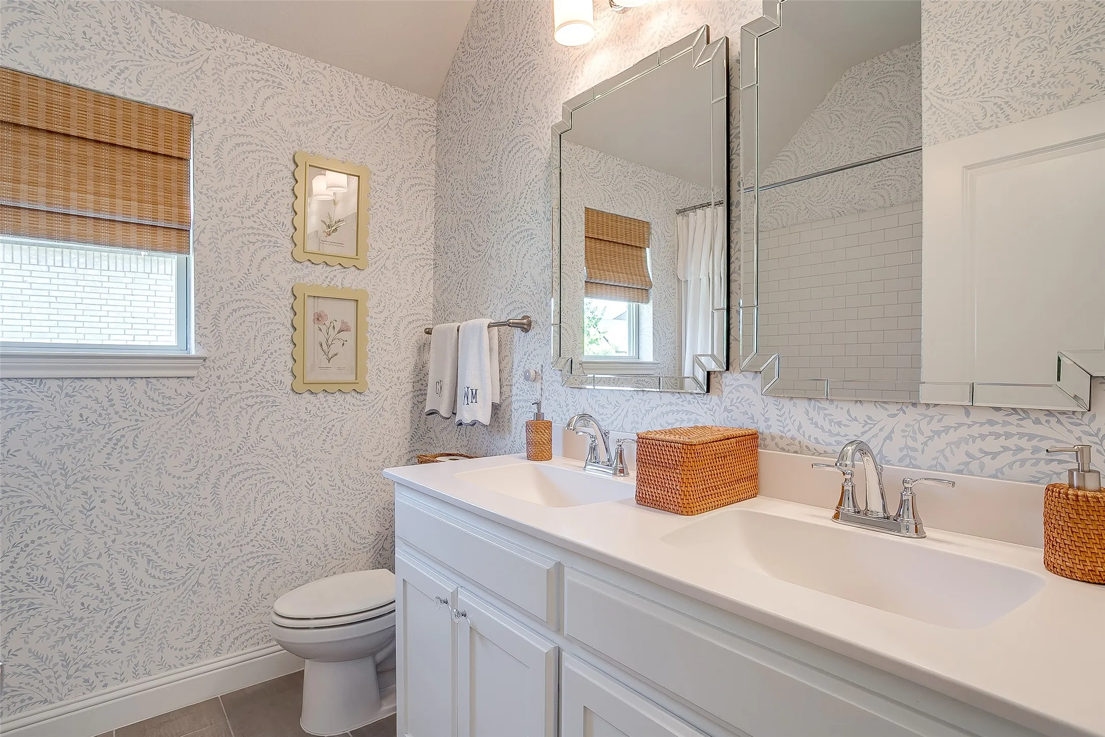 Single Family Residence For Sale in Parker County , 560 Point Vista Drive, Aledo, Texas 76008, 4 Bedroom, 3 Bathroom, 3 Garage spaces, 2,636 Sqft, built in 2019, mls#21358520, Real Estate Agent in Aledo, Homes For Sale in Parker county, Homes For Sale in Aledo, Realtor in Aledo Texas, Real Estate Brokerage Independent Realty Texas, Luminita Cordes Realtor