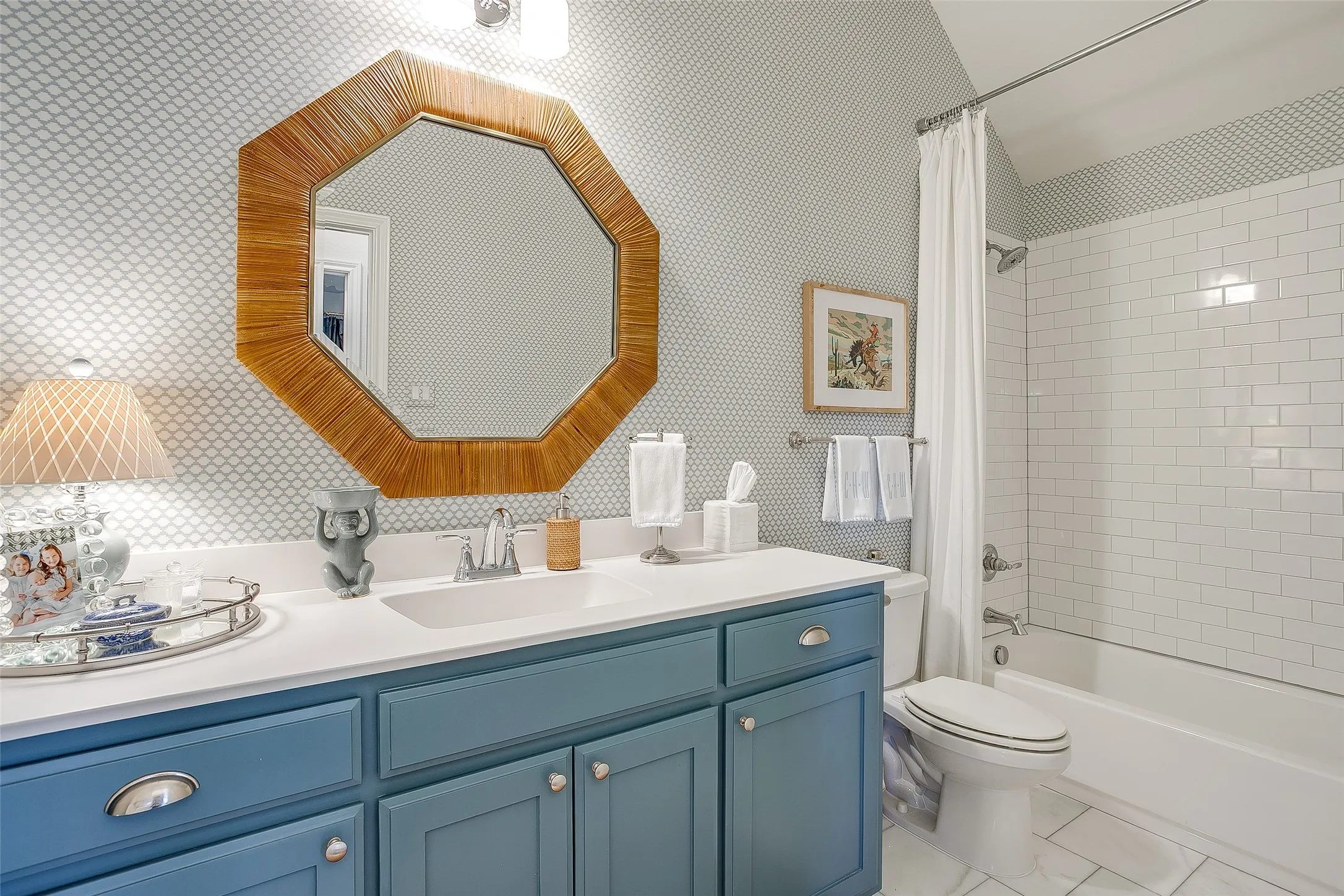 Single Family Residence For Sale in Parker County , 560 Point Vista Drive, Aledo, Texas 76008, 4 Bedroom, 3 Bathroom, 3 Garage spaces, 2,636 Sqft, built in 2019, mls#21358520, Real Estate Agent in Aledo, Homes For Sale in Parker county, Homes For Sale in Aledo, Realtor in Aledo Texas, Real Estate Brokerage Independent Realty Texas, Luminita Cordes Realtor