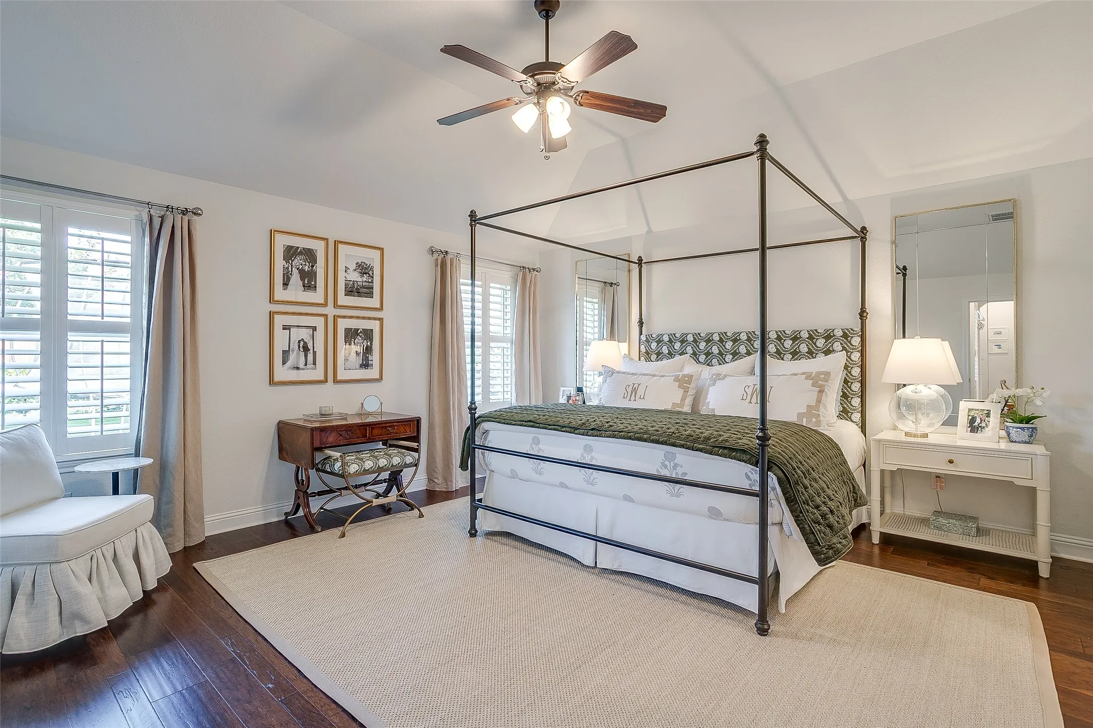 Single Family Residence For Sale in Parker County , 560 Point Vista Drive, Aledo, Texas 76008, 4 Bedroom, 3 Bathroom, 3 Garage spaces, 2,636 Sqft, built in 2019, mls#21358520, Real Estate Agent in Aledo, Homes For Sale in Parker county, Homes For Sale in Aledo, Realtor in Aledo Texas, Real Estate Brokerage Independent Realty Texas, Luminita Cordes Realtor