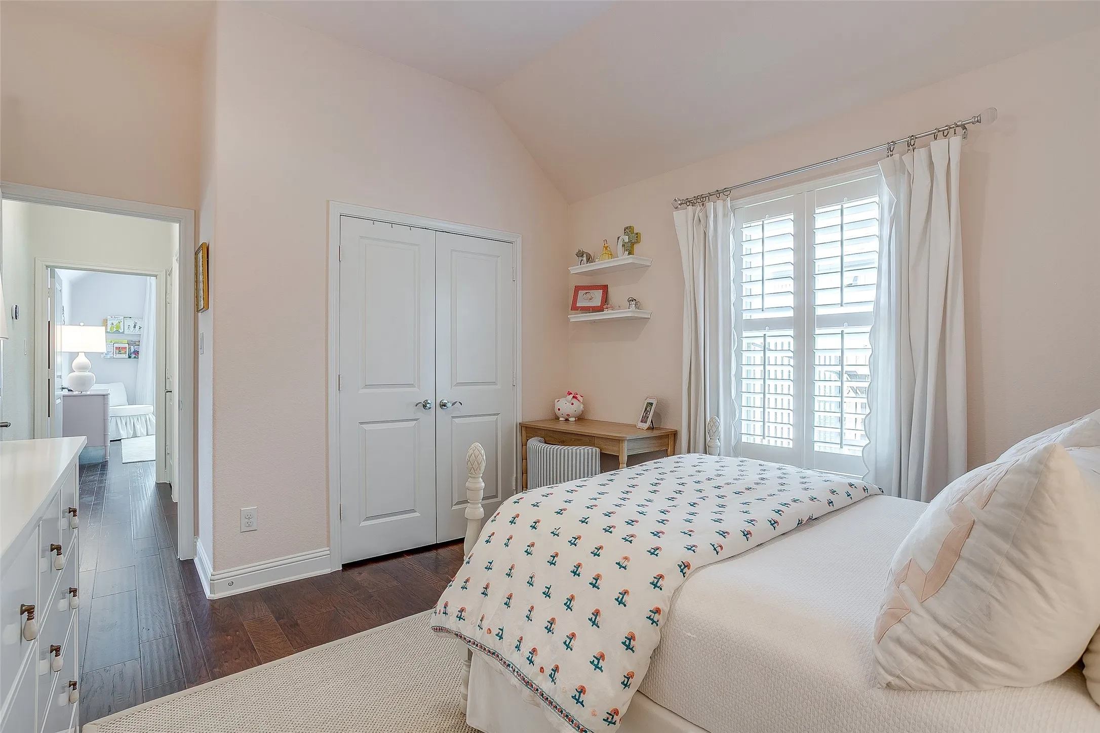 Single Family Residence For Sale in Parker County , 560 Point Vista Drive, Aledo, Texas 76008, 4 Bedroom, 3 Bathroom, 3 Garage spaces, 2,636 Sqft, built in 2019, mls#21358520, Real Estate Agent in Aledo, Homes For Sale in Parker county, Homes For Sale in Aledo, Realtor in Aledo Texas, Real Estate Brokerage Independent Realty Texas, Luminita Cordes Realtor