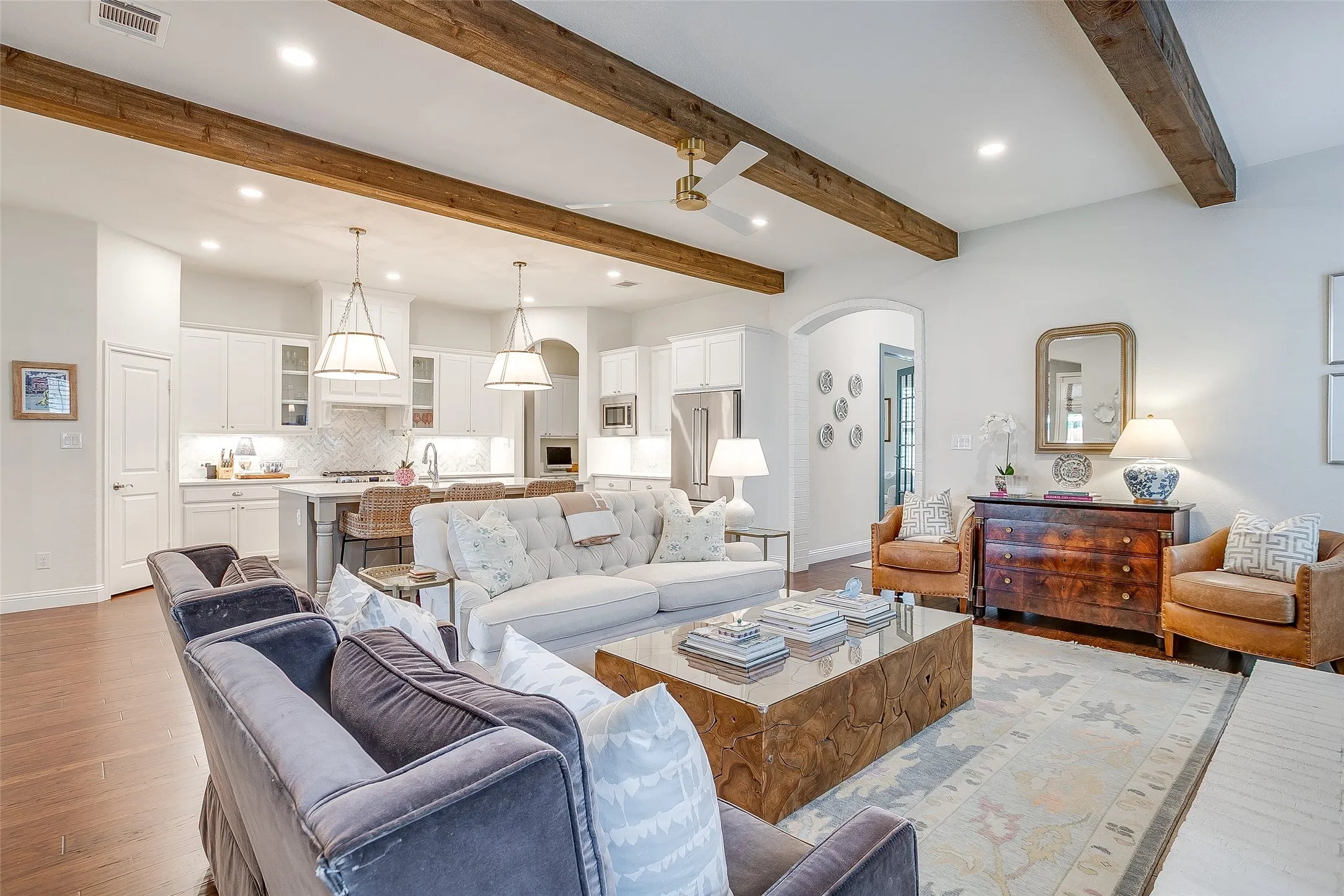 Single Family Residence For Sale in Parker County , 560 Point Vista Drive, Aledo, Texas 76008, 4 Bedroom, 3 Bathroom, 3 Garage spaces, 2,636 Sqft, built in 2019, mls#21358520, Real Estate Agent in Aledo, Homes For Sale in Parker county, Homes For Sale in Aledo, Realtor in Aledo Texas, Real Estate Brokerage Independent Realty Texas, Luminita Cordes Realtor