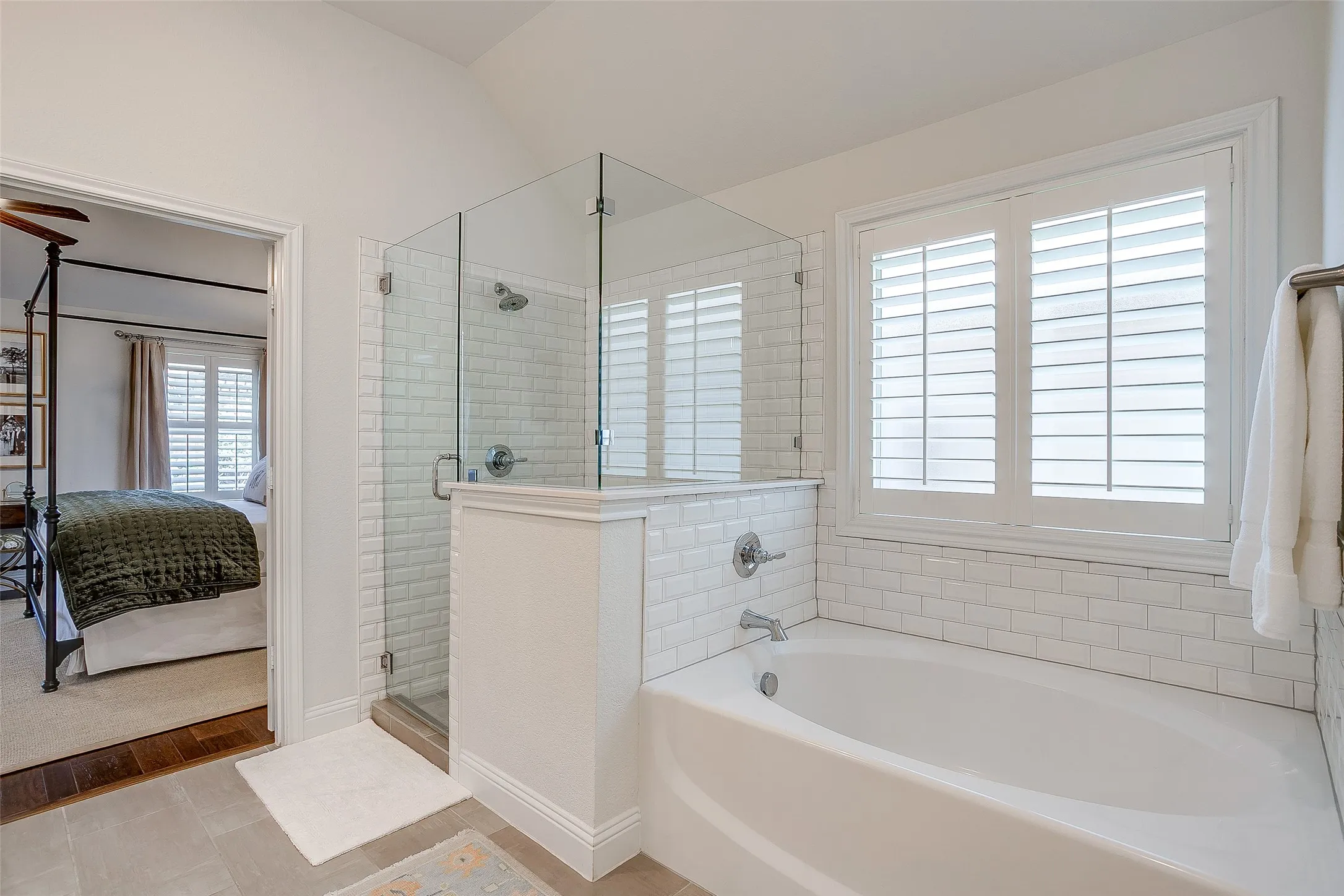 Single Family Residence For Sale in Parker County , 560 Point Vista Drive, Aledo, Texas 76008, 4 Bedroom, 3 Bathroom, 3 Garage spaces, 2,636 Sqft, built in 2019, mls#21358520, Real Estate Agent in Aledo, Homes For Sale in Parker county, Homes For Sale in Aledo, Realtor in Aledo Texas, Real Estate Brokerage Independent Realty Texas, Luminita Cordes Realtor
