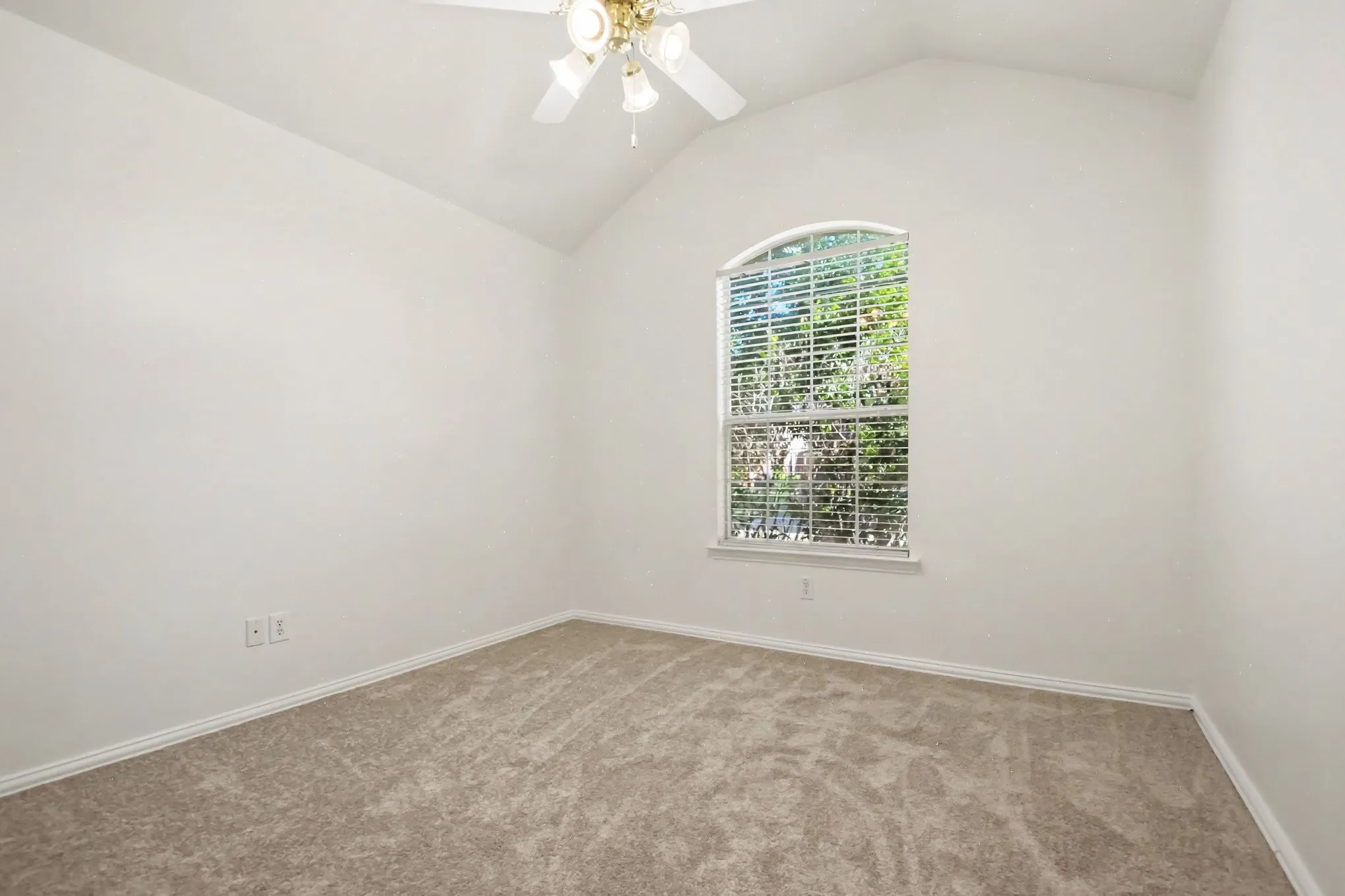 Single Family Residence For Rent in Collin County , 10112 Asheboro Street, Frisco, Texas 75035, 3 Bedroom, 2 Bathroom, 3 Garage spaces, 2,091 Sqft, built in 1999, mls#21360092, Real Estate Agent in Frisco, Homes For Rent in Collin county, Homes For Rent in Frisco, Realtor in Frisco Texas, Real Estate Brokerage Independent Realty Texas, Luminita Cordes Realtor