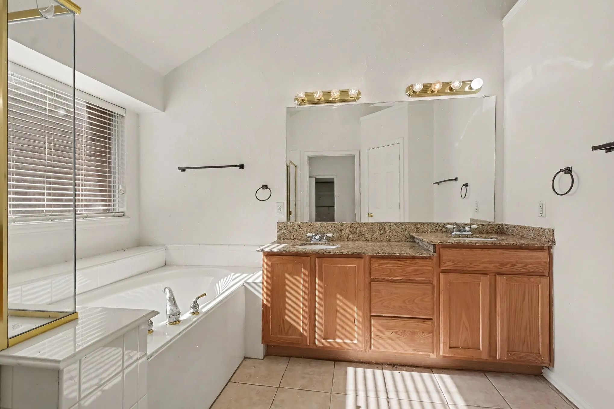 Single Family Residence For Rent in Collin County , 10112 Asheboro Street, Frisco, Texas 75035, 3 Bedroom, 2 Bathroom, 3 Garage spaces, 2,091 Sqft, built in 1999, mls#21360092, Real Estate Agent in Frisco, Homes For Rent in Collin county, Homes For Rent in Frisco, Realtor in Frisco Texas, Real Estate Brokerage Independent Realty Texas, Luminita Cordes Realtor