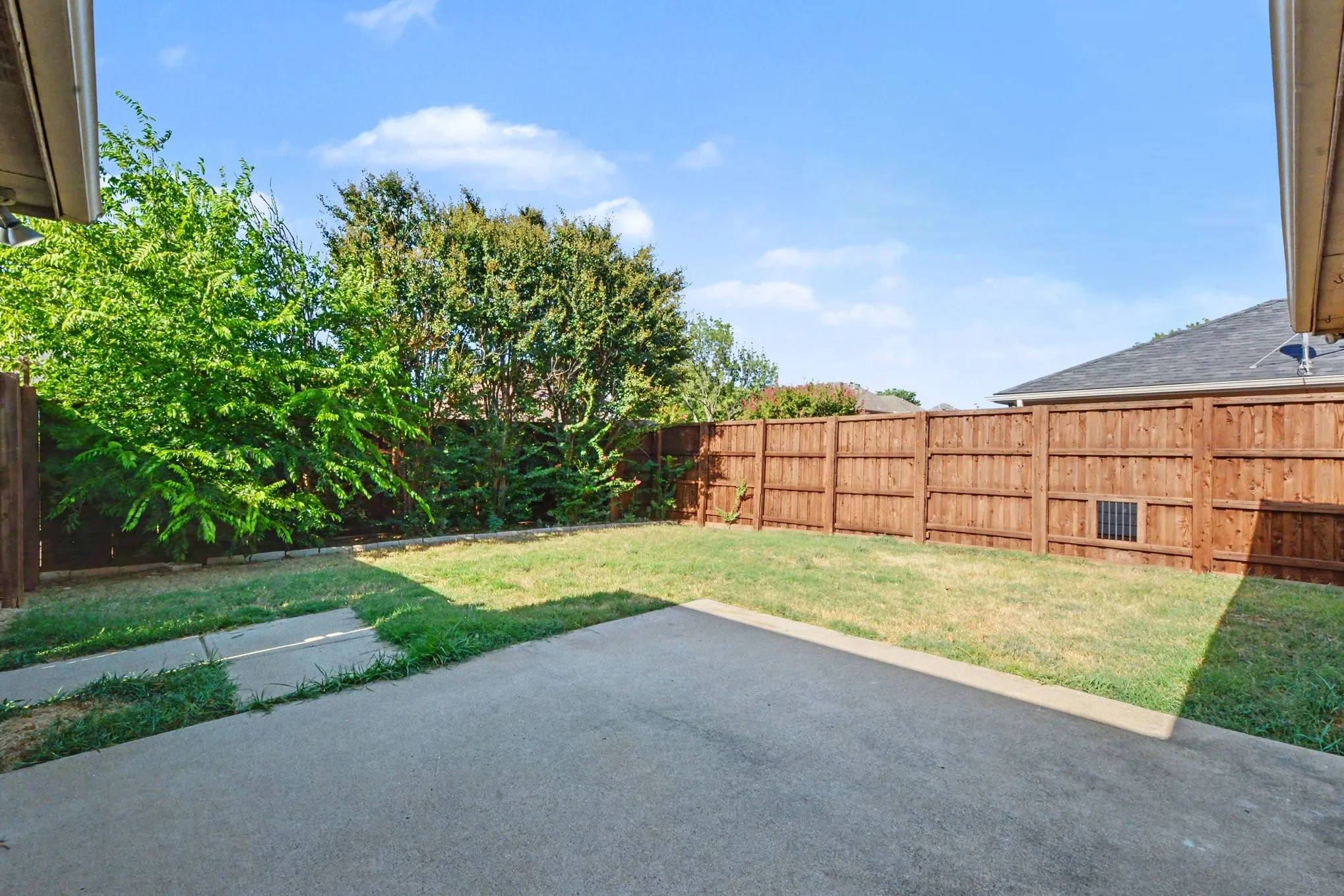 Single Family Residence For Rent in Collin County , 10112 Asheboro Street, Frisco, Texas 75035, 3 Bedroom, 2 Bathroom, 3 Garage spaces, 2,091 Sqft, built in 1999, mls#21360092, Real Estate Agent in Frisco, Homes For Rent in Collin county, Homes For Rent in Frisco, Realtor in Frisco Texas, Real Estate Brokerage Independent Realty Texas, Luminita Cordes Realtor