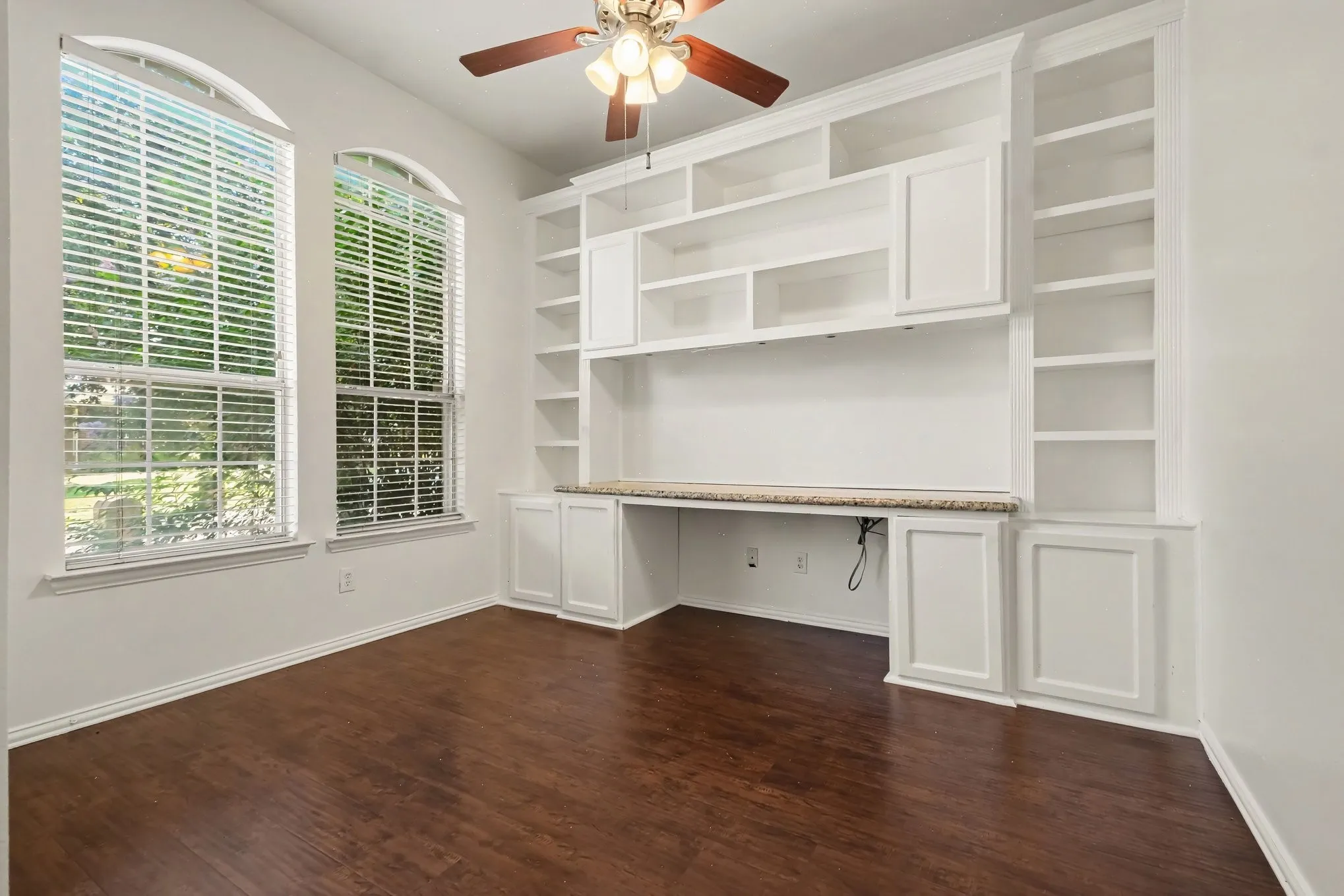 Single Family Residence For Rent in Collin County , 10112 Asheboro Street, Frisco, Texas 75035, 3 Bedroom, 2 Bathroom, 3 Garage spaces, 2,091 Sqft, built in 1999, mls#21360092, Real Estate Agent in Frisco, Homes For Rent in Collin county, Homes For Rent in Frisco, Realtor in Frisco Texas, Real Estate Brokerage Independent Realty Texas, Luminita Cordes Realtor