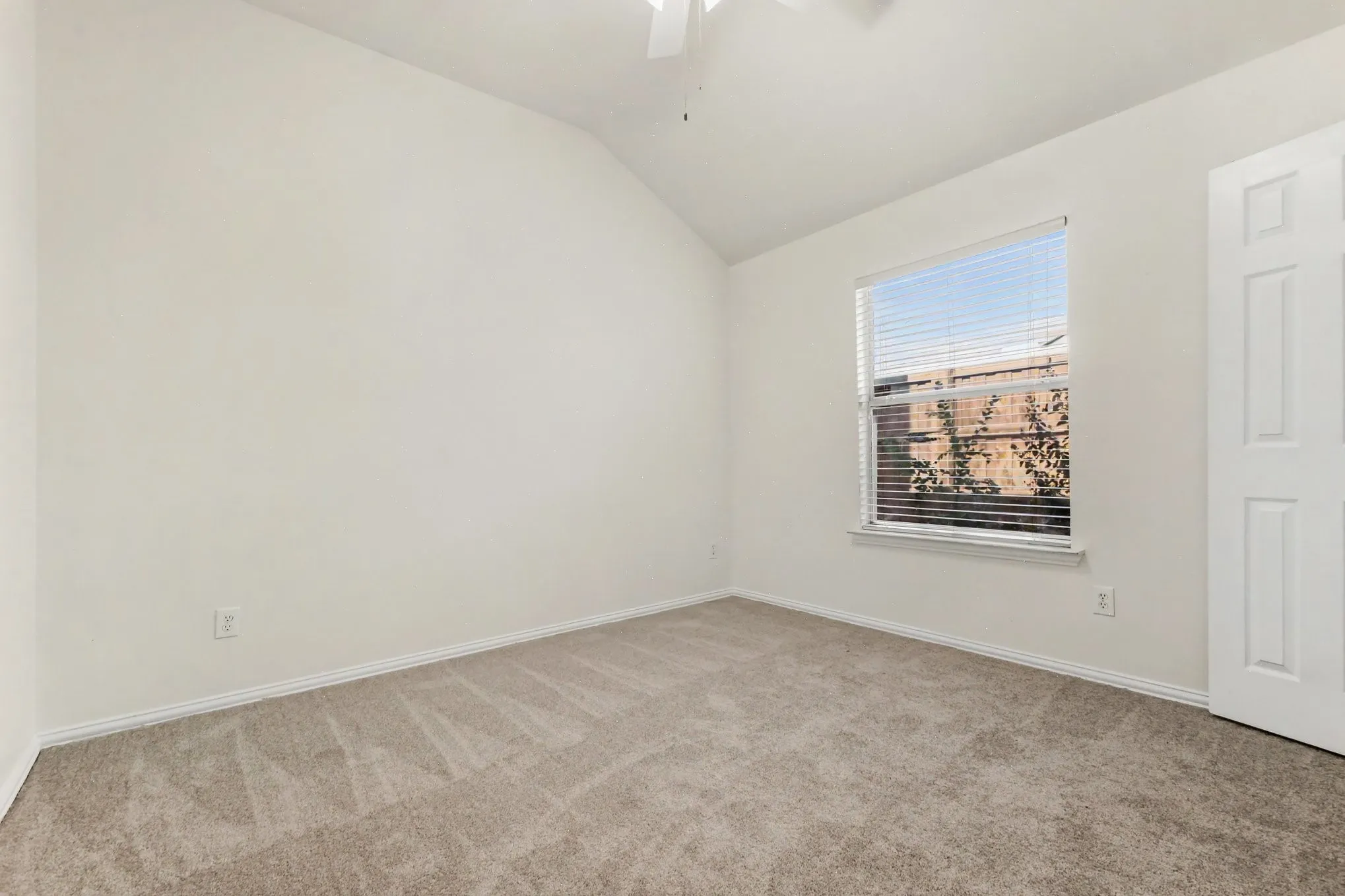 Single Family Residence For Rent in Collin County , 10112 Asheboro Street, Frisco, Texas 75035, 3 Bedroom, 2 Bathroom, 3 Garage spaces, 2,091 Sqft, built in 1999, mls#21360092, Real Estate Agent in Frisco, Homes For Rent in Collin county, Homes For Rent in Frisco, Realtor in Frisco Texas, Real Estate Brokerage Independent Realty Texas, Luminita Cordes Realtor
