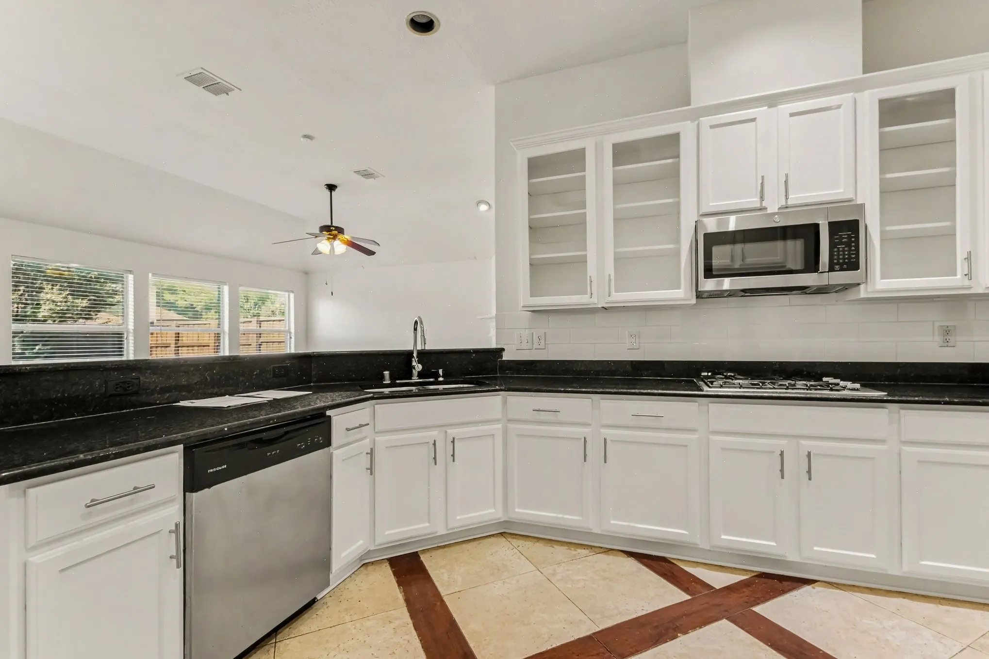 Single Family Residence For Rent in Collin County , 10112 Asheboro Street, Frisco, Texas 75035, 3 Bedroom, 2 Bathroom, 3 Garage spaces, 2,091 Sqft, built in 1999, mls#21360092, Real Estate Agent in Frisco, Homes For Rent in Collin county, Homes For Rent in Frisco, Realtor in Frisco Texas, Real Estate Brokerage Independent Realty Texas, Luminita Cordes Realtor