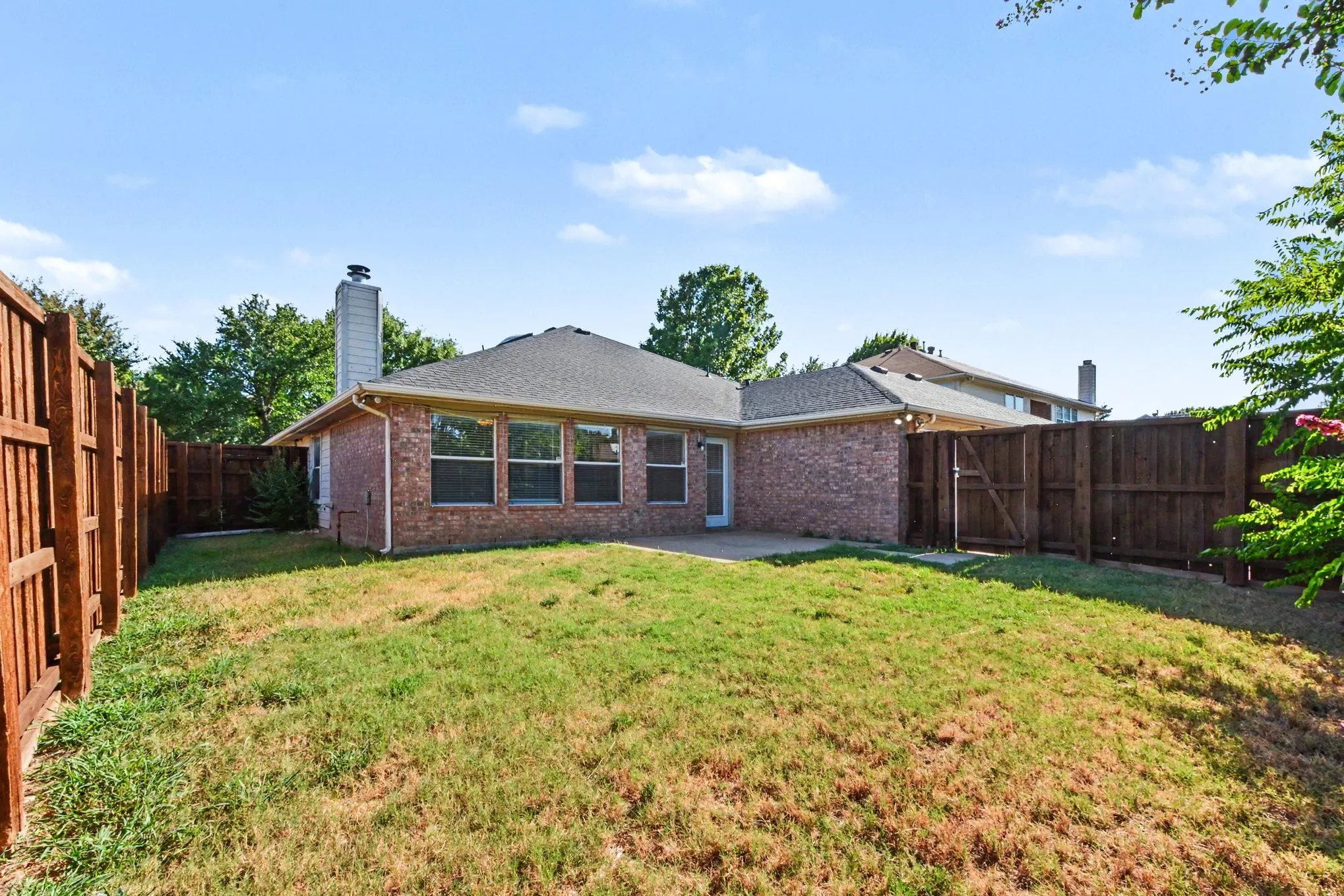 Single Family Residence For Rent in Collin County , 10112 Asheboro Street, Frisco, Texas 75035, 3 Bedroom, 2 Bathroom, 3 Garage spaces, 2,091 Sqft, built in 1999, mls#21360092, Real Estate Agent in Frisco, Homes For Rent in Collin county, Homes For Rent in Frisco, Realtor in Frisco Texas, Real Estate Brokerage Independent Realty Texas, Luminita Cordes Realtor