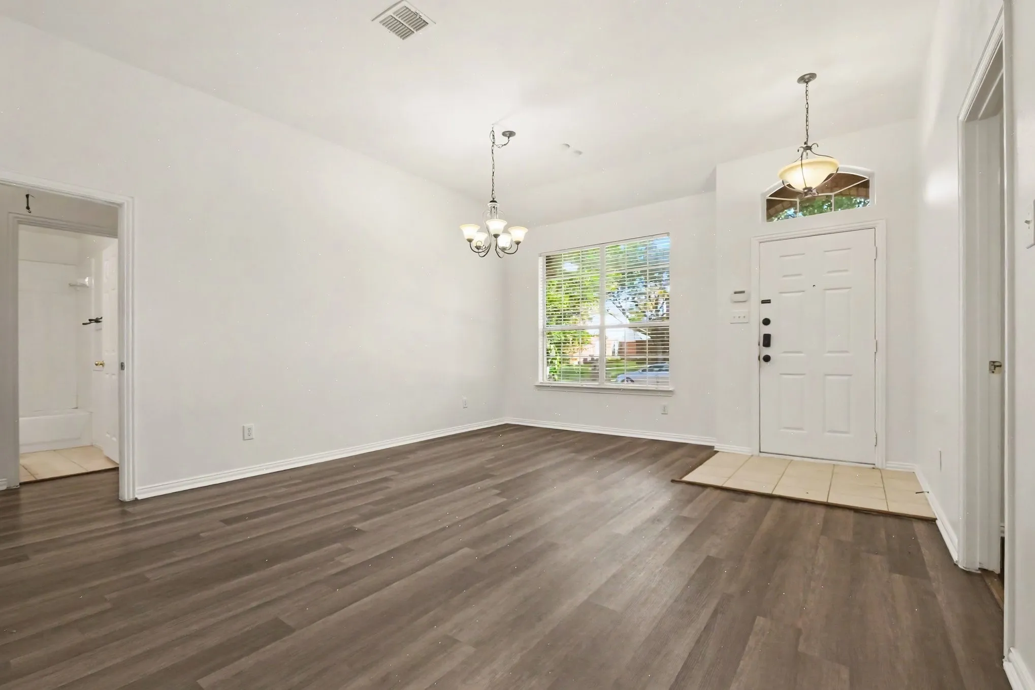 Single Family Residence For Rent in Collin County , 10112 Asheboro Street, Frisco, Texas 75035, 3 Bedroom, 2 Bathroom, 3 Garage spaces, 2,091 Sqft, built in 1999, mls#21360092, Real Estate Agent in Frisco, Homes For Rent in Collin county, Homes For Rent in Frisco, Realtor in Frisco Texas, Real Estate Brokerage Independent Realty Texas, Luminita Cordes Realtor