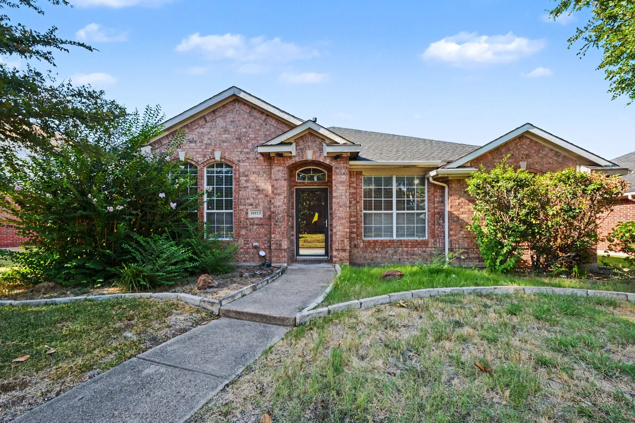 Single Family Residence For Rent in Collin County , 10112 Asheboro Street, Frisco, Texas 75035, 3 Bedroom, 2 Bathroom, 3 Garage spaces, 2,091 Sqft, built in 1999, mls#21360092, Real Estate Agent in Frisco, Homes For Rent in Collin county, Homes For Rent in Frisco, Realtor in Frisco Texas, Real Estate Brokerage Independent Realty Texas, Luminita Cordes Realtor