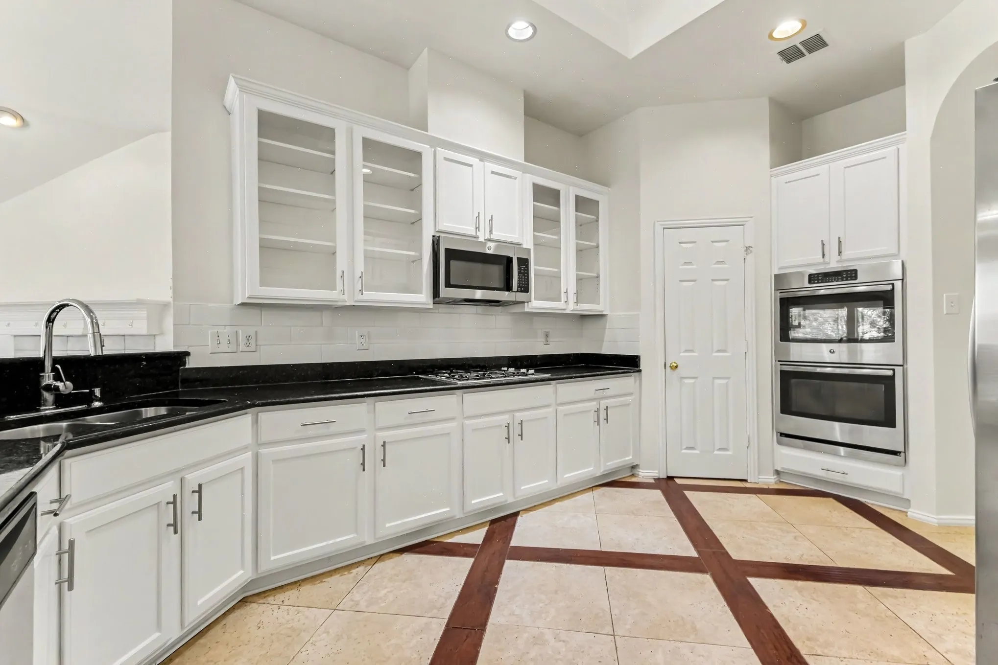 Single Family Residence For Rent in Collin County , 10112 Asheboro Street, Frisco, Texas 75035, 3 Bedroom, 2 Bathroom, 3 Garage spaces, 2,091 Sqft, built in 1999, mls#21360092, Real Estate Agent in Frisco, Homes For Rent in Collin county, Homes For Rent in Frisco, Realtor in Frisco Texas, Real Estate Brokerage Independent Realty Texas, Luminita Cordes Realtor