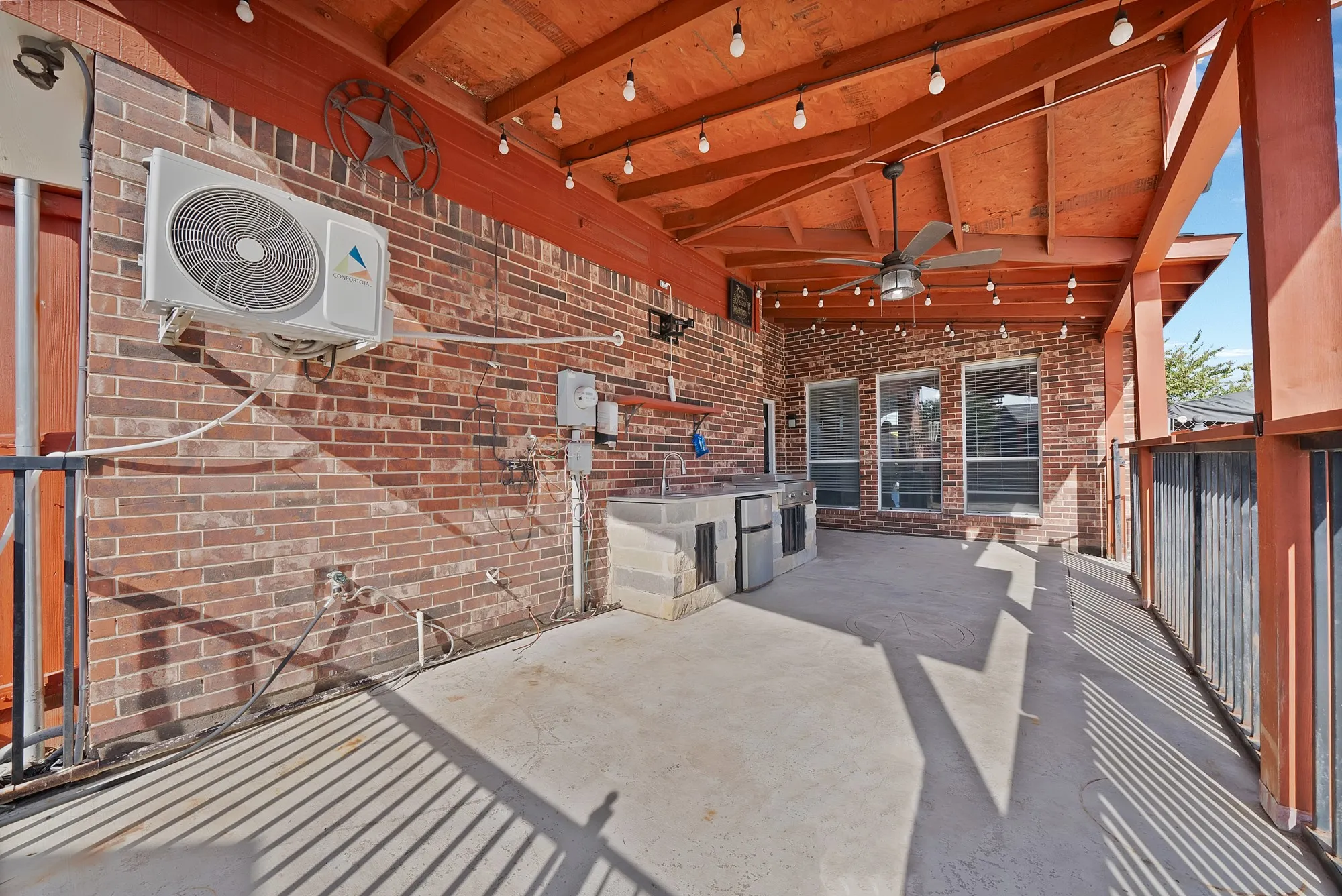 Single Family Residence For Sale in Dallas County , 3314 Springleaf Drive, Mesquite, Texas 75181, 4 Bedroom, 4 Bathroom, 2 Garage spaces, 2,619 Sqft, built in 1999, mls#21360096, Real Estate Agent in Mesquite, Homes For Sale in Dallas county, Homes For Sale in Mesquite, Realtor in Mesquite Texas, Real Estate Brokerage Independent Realty Texas, Luminita Cordes Realtor
