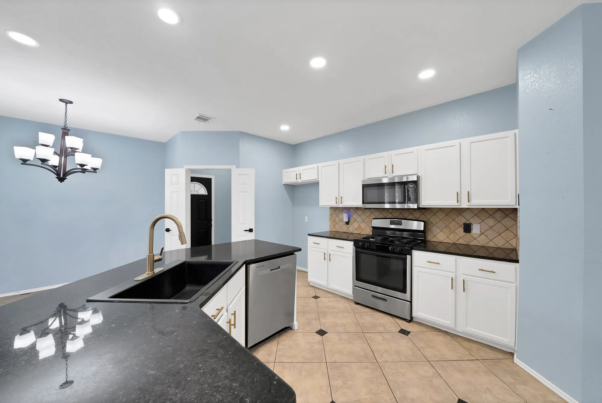 Single Family Residence For Sale in Dallas County , 3314 Springleaf Drive, Mesquite, Texas 75181, 4 Bedroom, 4 Bathroom, 2 Garage spaces, 2,619 Sqft, built in 1999, mls#21360096, Real Estate Agent in Mesquite, Homes For Sale in Dallas county, Homes For Sale in Mesquite, Realtor in Mesquite Texas, Real Estate Brokerage Independent Realty Texas, Luminita Cordes Realtor