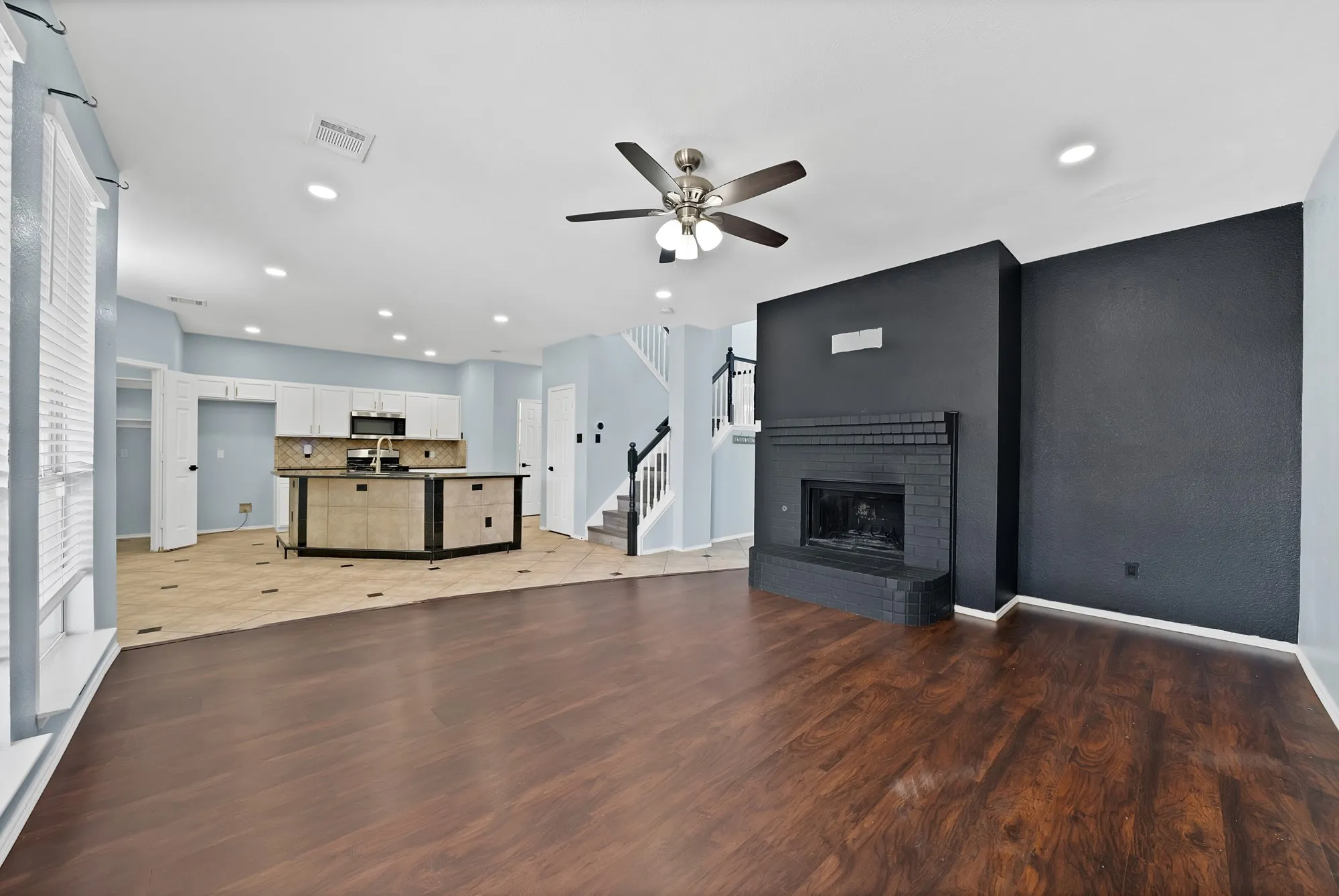 Single Family Residence For Sale in Dallas County , 3314 Springleaf Drive, Mesquite, Texas 75181, 4 Bedroom, 4 Bathroom, 2 Garage spaces, 2,619 Sqft, built in 1999, mls#21360096, Real Estate Agent in Mesquite, Homes For Sale in Dallas county, Homes For Sale in Mesquite, Realtor in Mesquite Texas, Real Estate Brokerage Independent Realty Texas, Luminita Cordes Realtor