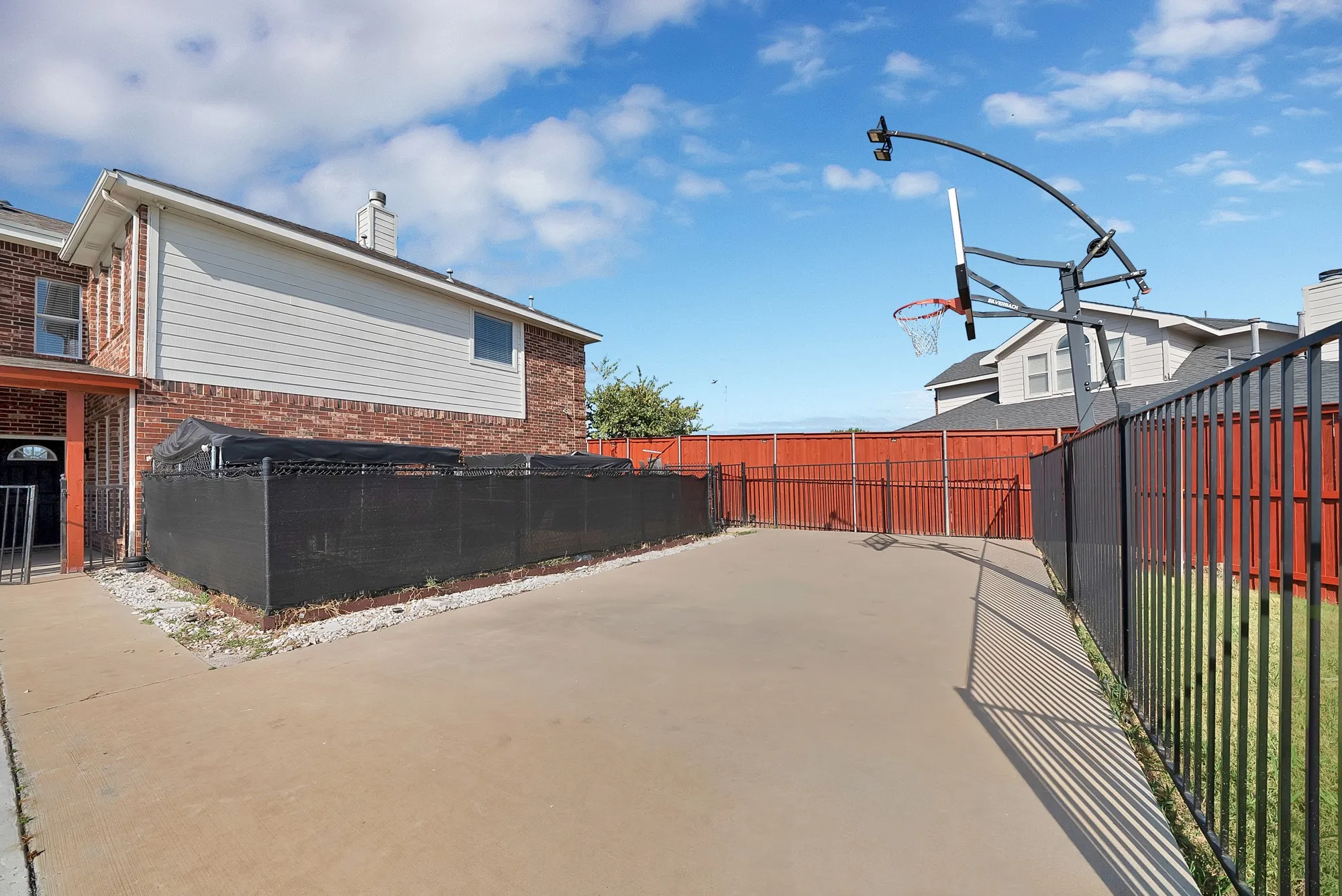 Single Family Residence For Sale in Dallas County , 3314 Springleaf Drive, Mesquite, Texas 75181, 4 Bedroom, 4 Bathroom, 2 Garage spaces, 2,619 Sqft, built in 1999, mls#21360096, Real Estate Agent in Mesquite, Homes For Sale in Dallas county, Homes For Sale in Mesquite, Realtor in Mesquite Texas, Real Estate Brokerage Independent Realty Texas, Luminita Cordes Realtor