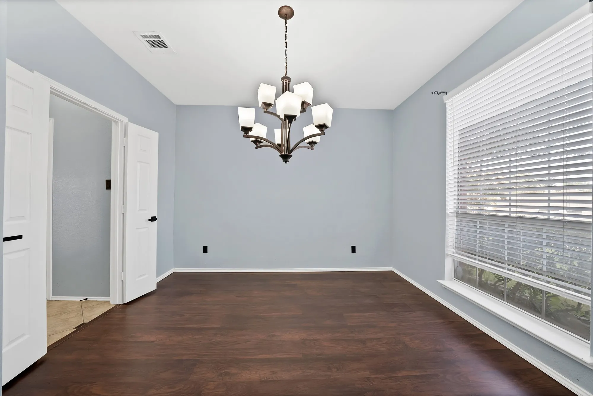 Single Family Residence For Sale in Dallas County , 3314 Springleaf Drive, Mesquite, Texas 75181, 4 Bedroom, 4 Bathroom, 2 Garage spaces, 2,619 Sqft, built in 1999, mls#21360096, Real Estate Agent in Mesquite, Homes For Sale in Dallas county, Homes For Sale in Mesquite, Realtor in Mesquite Texas, Real Estate Brokerage Independent Realty Texas, Luminita Cordes Realtor
