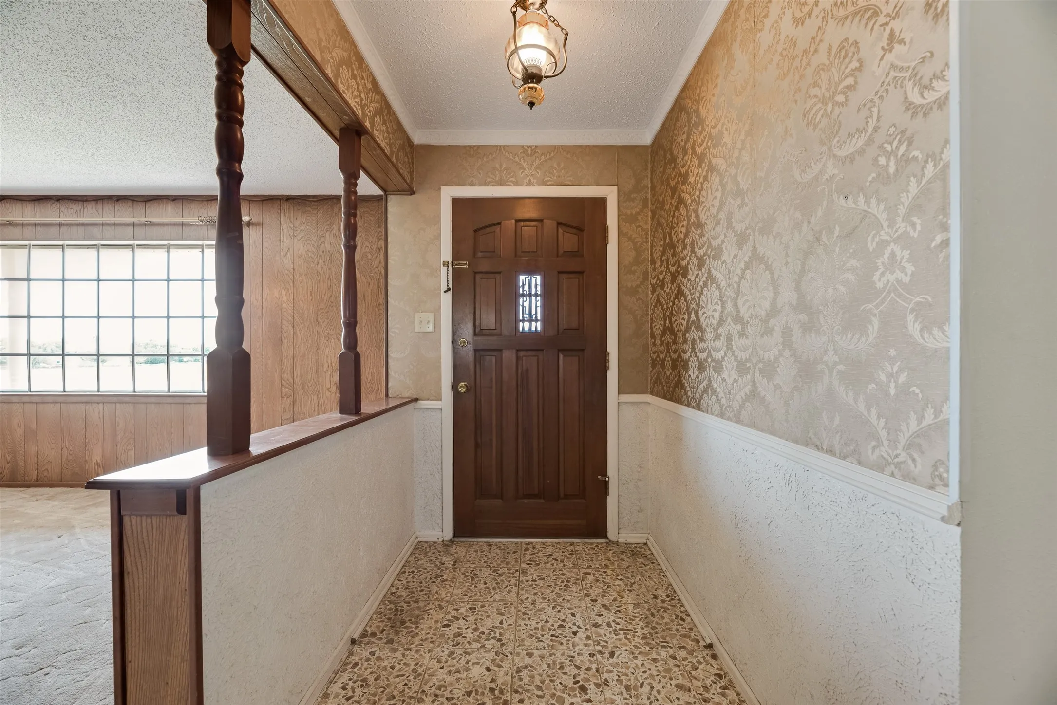 Single Family Residence For Sale in Tarrant County , 520 Pecan Street, Crowley, Texas 76036, 3 Bedroom, 2 Bathroom, 2 Garage spaces, 1,366 Sqft, built in 1967, mls#21358823, Real Estate Agent in Crowley, Homes For Sale in Tarrant county, Homes For Sale in Crowley, Realtor in Crowley Texas, Real Estate Brokerage Independent Realty Texas, Luminita Cordes Realtor
