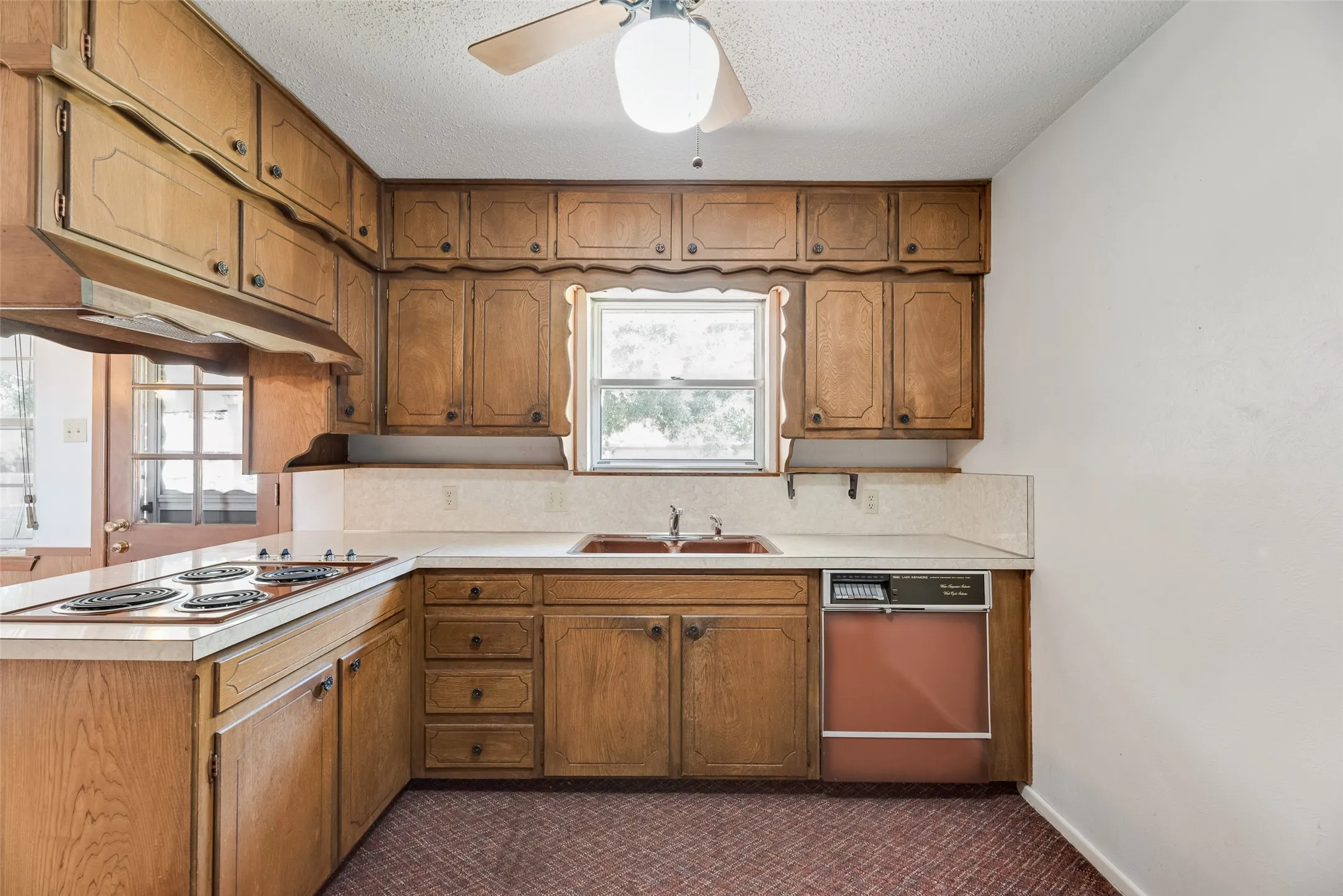 Single Family Residence For Sale in Tarrant County , 520 Pecan Street, Crowley, Texas 76036, 3 Bedroom, 2 Bathroom, 2 Garage spaces, 1,366 Sqft, built in 1967, mls#21358823, Real Estate Agent in Crowley, Homes For Sale in Tarrant county, Homes For Sale in Crowley, Realtor in Crowley Texas, Real Estate Brokerage Independent Realty Texas, Luminita Cordes Realtor