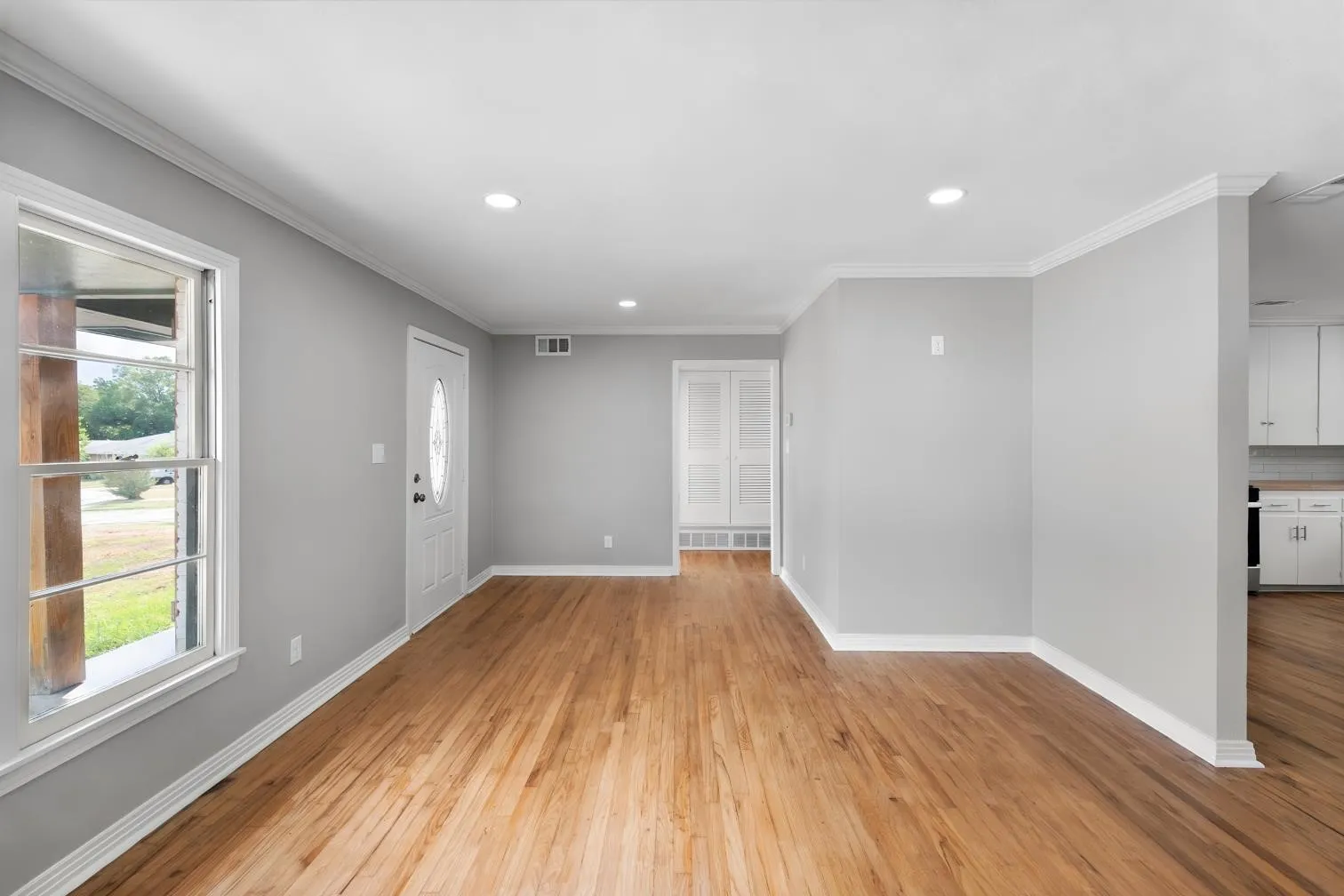 Single Family Residence For Rent in Navarro County , 2922 College Circle, Corsicana, Texas 75110, 4 Bedroom, 3 Bathroom, Garage spaces, 1,900 Sqft, built in 1960, mls#21359594, Real Estate Agent in Corsicana, Homes For Rent in Navarro county, Homes For Rent in Corsicana, Realtor in Corsicana Texas, Real Estate Brokerage Independent Realty Texas, Luminita Cordes Realtor
