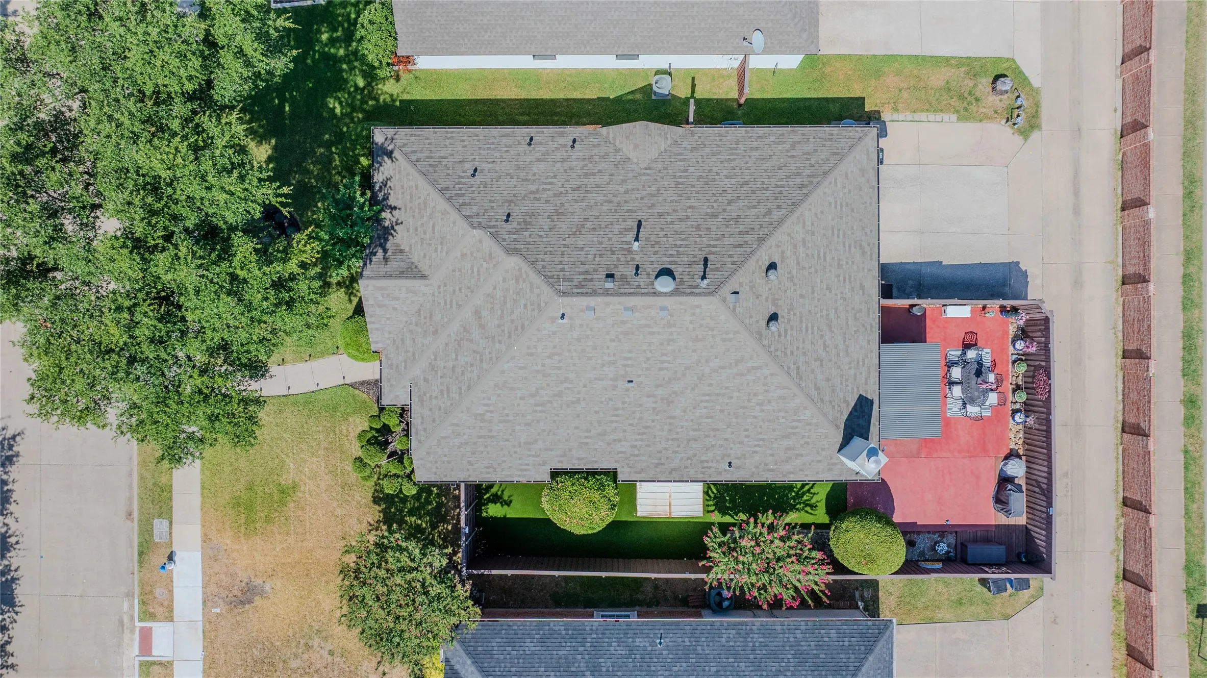 Single Family Residence For Sale in Collin County , 10410 Hunter Run, Frisco, Texas 75035, 3 Bedroom, 2 Bathroom, 2 Garage spaces, 1,857 Sqft, built in 1995, mls#21356111, Real Estate Agent in Frisco, Homes For Sale in Collin county, Homes For Sale in Frisco, Realtor in Frisco Texas, Real Estate Brokerage Independent Realty Texas, Luminita Cordes Realtor