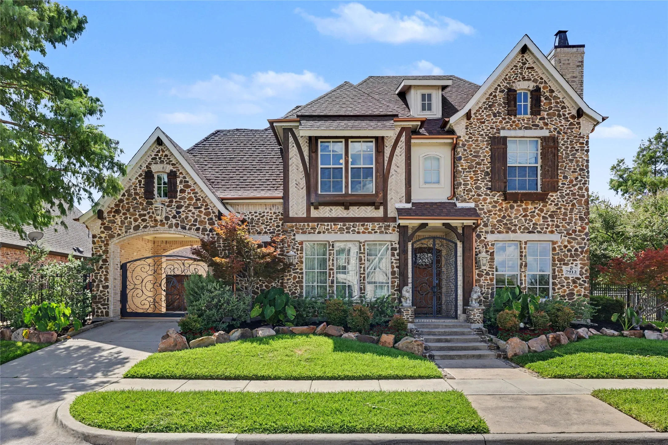 Single Family Residence For Sale in Denton County , 7912 Inverness, The Colony, Texas 75056, 4 Bedroom, 5 Bathroom, 3 Garage spaces, 4,561 Sqft, built in 2008, mls#21357834, Real Estate Agent in The Colony, Homes For Sale in Denton county, Homes For Sale in The Colony, Realtor in The Colony Texas, Real Estate Brokerage Independent Realty Texas, Luminita Cordes Realtor