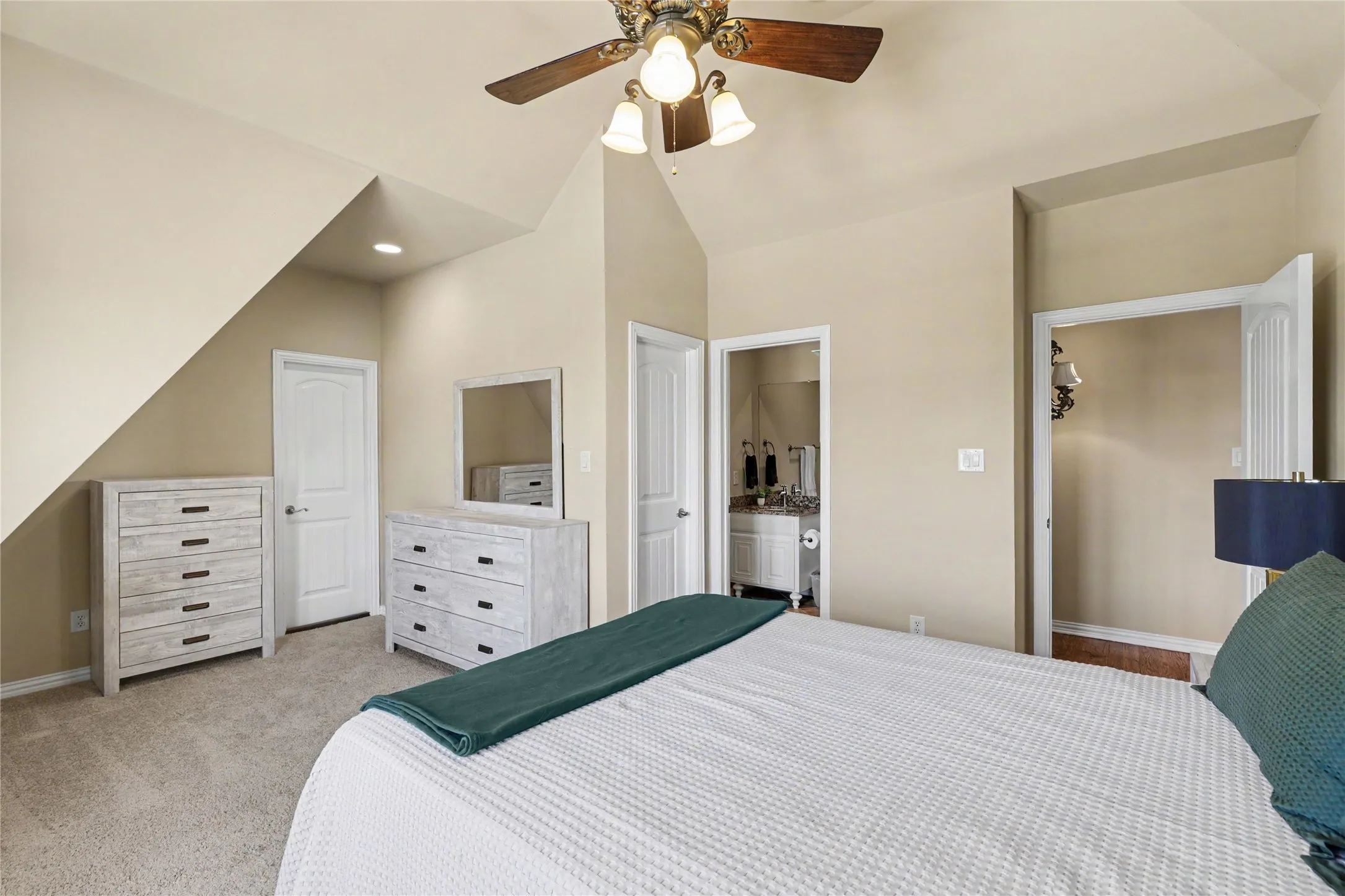 Single Family Residence For Sale in Denton County , 7912 Inverness, The Colony, Texas 75056, 4 Bedroom, 5 Bathroom, 3 Garage spaces, 4,561 Sqft, built in 2008, mls#21357834, Real Estate Agent in The Colony, Homes For Sale in Denton county, Homes For Sale in The Colony, Realtor in The Colony Texas, Real Estate Brokerage Independent Realty Texas, Luminita Cordes Realtor