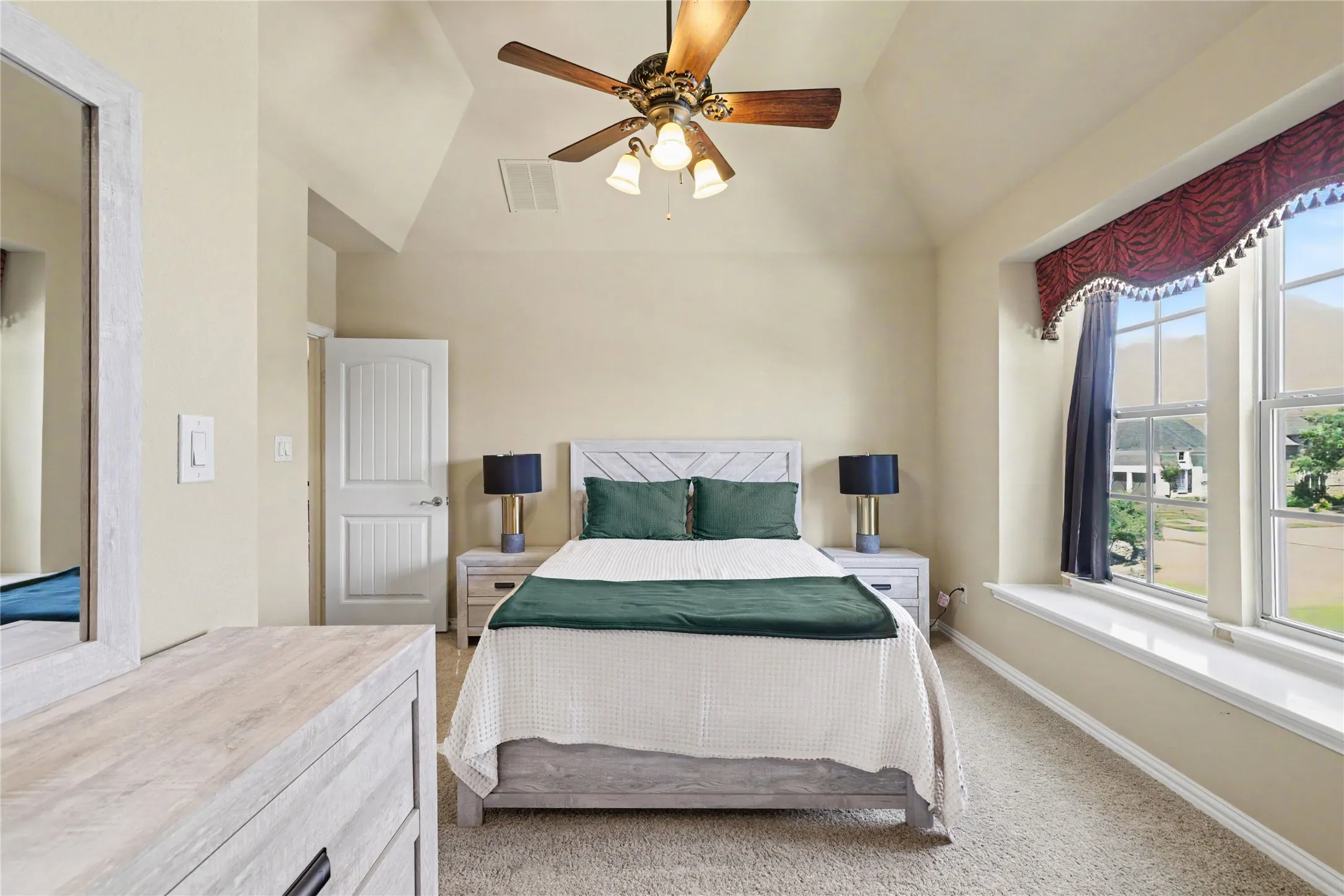 Single Family Residence For Sale in Denton County , 7912 Inverness, The Colony, Texas 75056, 4 Bedroom, 5 Bathroom, 3 Garage spaces, 4,561 Sqft, built in 2008, mls#21357834, Real Estate Agent in The Colony, Homes For Sale in Denton county, Homes For Sale in The Colony, Realtor in The Colony Texas, Real Estate Brokerage Independent Realty Texas, Luminita Cordes Realtor