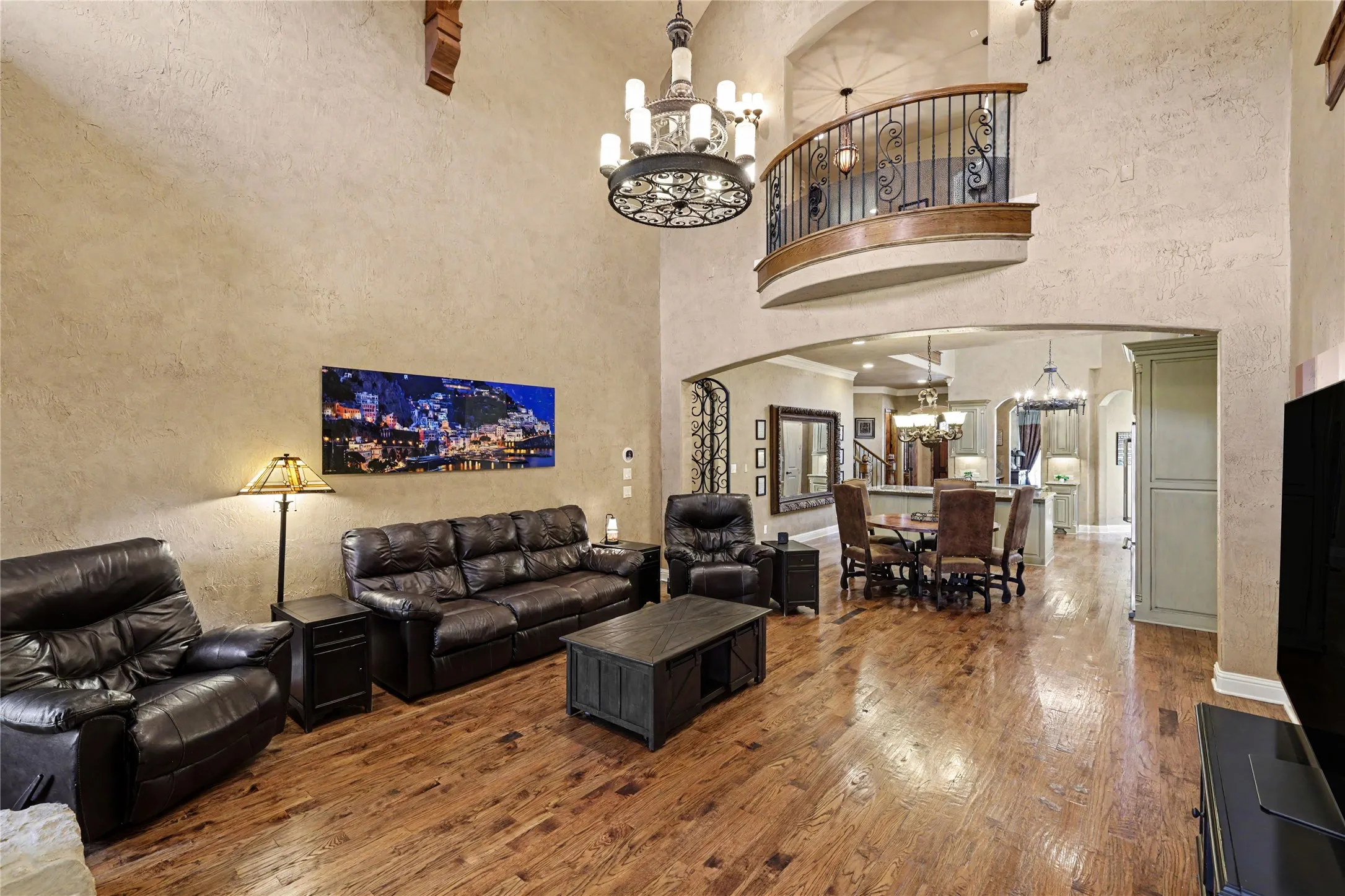 Single Family Residence For Sale in Denton County , 7912 Inverness, The Colony, Texas 75056, 4 Bedroom, 5 Bathroom, 3 Garage spaces, 4,561 Sqft, built in 2008, mls#21357834, Real Estate Agent in The Colony, Homes For Sale in Denton county, Homes For Sale in The Colony, Realtor in The Colony Texas, Real Estate Brokerage Independent Realty Texas, Luminita Cordes Realtor