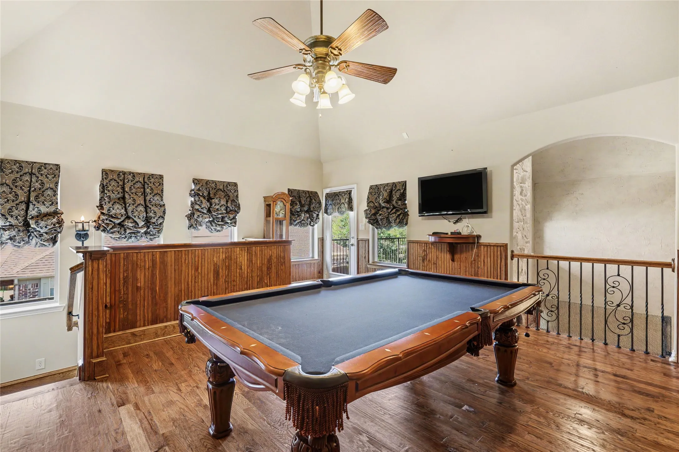 Single Family Residence For Sale in Denton County , 7912 Inverness, The Colony, Texas 75056, 4 Bedroom, 5 Bathroom, 3 Garage spaces, 4,561 Sqft, built in 2008, mls#21357834, Real Estate Agent in The Colony, Homes For Sale in Denton county, Homes For Sale in The Colony, Realtor in The Colony Texas, Real Estate Brokerage Independent Realty Texas, Luminita Cordes Realtor