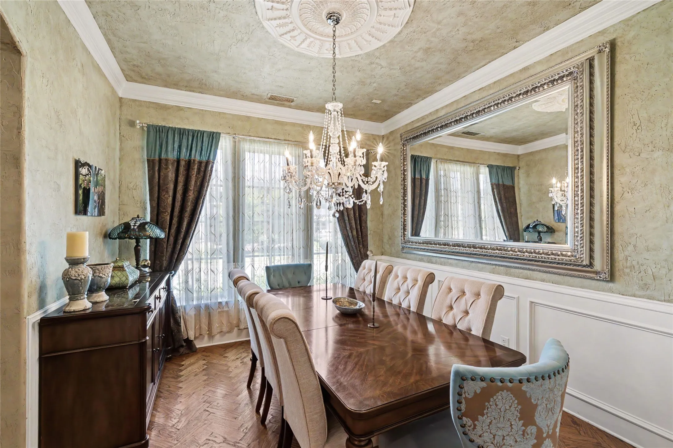 Single Family Residence For Sale in Denton County , 7912 Inverness, The Colony, Texas 75056, 4 Bedroom, 5 Bathroom, 3 Garage spaces, 4,561 Sqft, built in 2008, mls#21357834, Real Estate Agent in The Colony, Homes For Sale in Denton county, Homes For Sale in The Colony, Realtor in The Colony Texas, Real Estate Brokerage Independent Realty Texas, Luminita Cordes Realtor