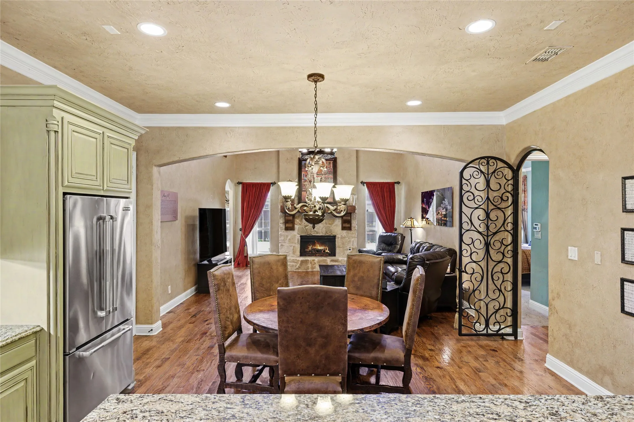 Single Family Residence For Sale in Denton County , 7912 Inverness, The Colony, Texas 75056, 4 Bedroom, 5 Bathroom, 3 Garage spaces, 4,561 Sqft, built in 2008, mls#21357834, Real Estate Agent in The Colony, Homes For Sale in Denton county, Homes For Sale in The Colony, Realtor in The Colony Texas, Real Estate Brokerage Independent Realty Texas, Luminita Cordes Realtor