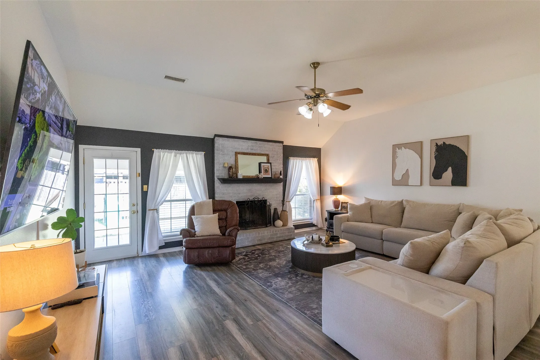 Single Family Residence For Sale in Taylor County , 4450 Cole Drive, Abilene, Texas 79606, 3 Bedroom, 2 Bathroom, 2 Garage spaces, 1,616 Sqft, built in 1998, mls#21358834, Real Estate Agent in Abilene, Homes For Sale in Taylor county, Homes For Sale in Abilene, Realtor in Abilene Texas, Real Estate Brokerage Independent Realty Texas, Luminita Cordes Realtor