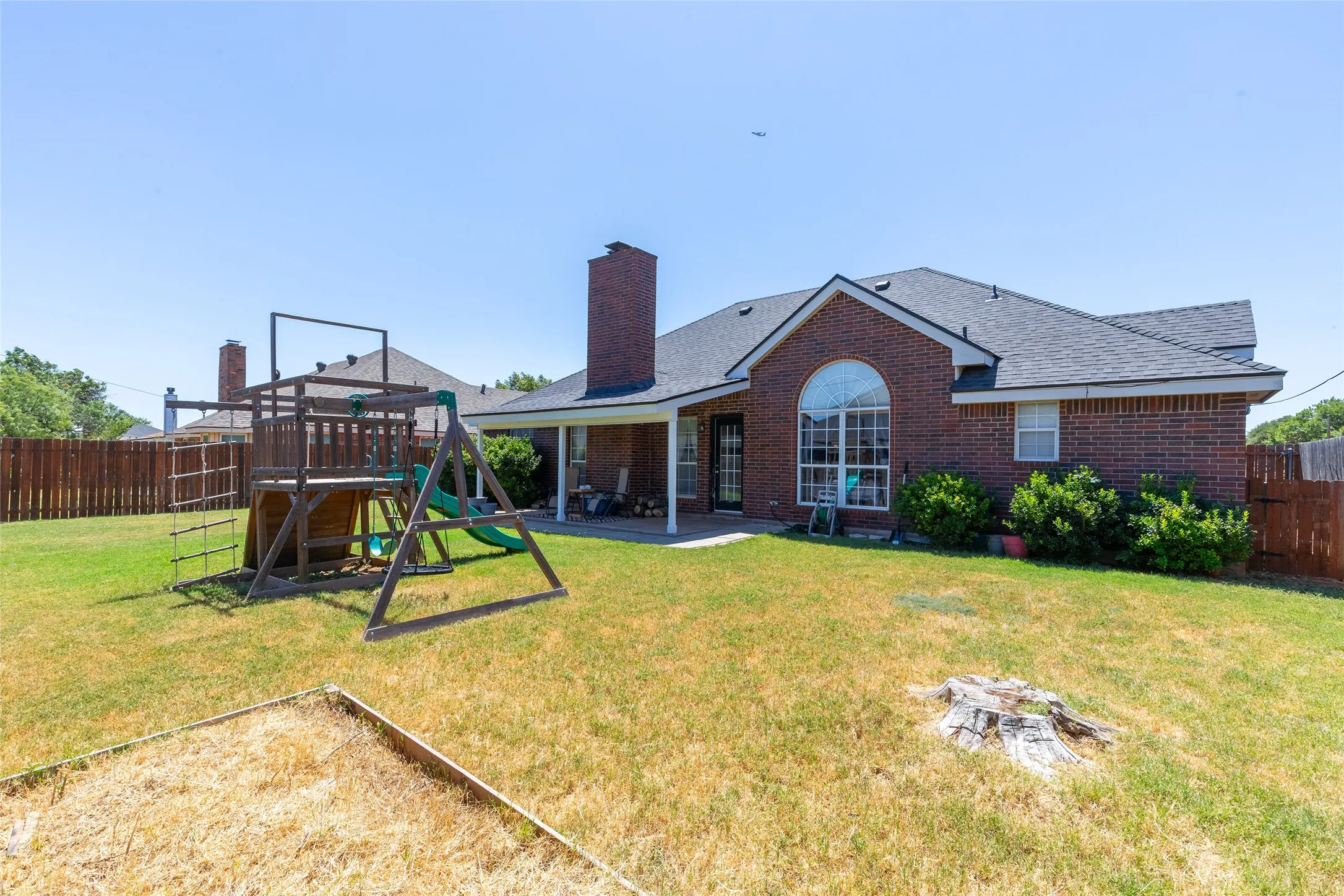 Single Family Residence For Sale in Taylor County , 4450 Cole Drive, Abilene, Texas 79606, 3 Bedroom, 2 Bathroom, 2 Garage spaces, 1,616 Sqft, built in 1998, mls#21358834, Real Estate Agent in Abilene, Homes For Sale in Taylor county, Homes For Sale in Abilene, Realtor in Abilene Texas, Real Estate Brokerage Independent Realty Texas, Luminita Cordes Realtor