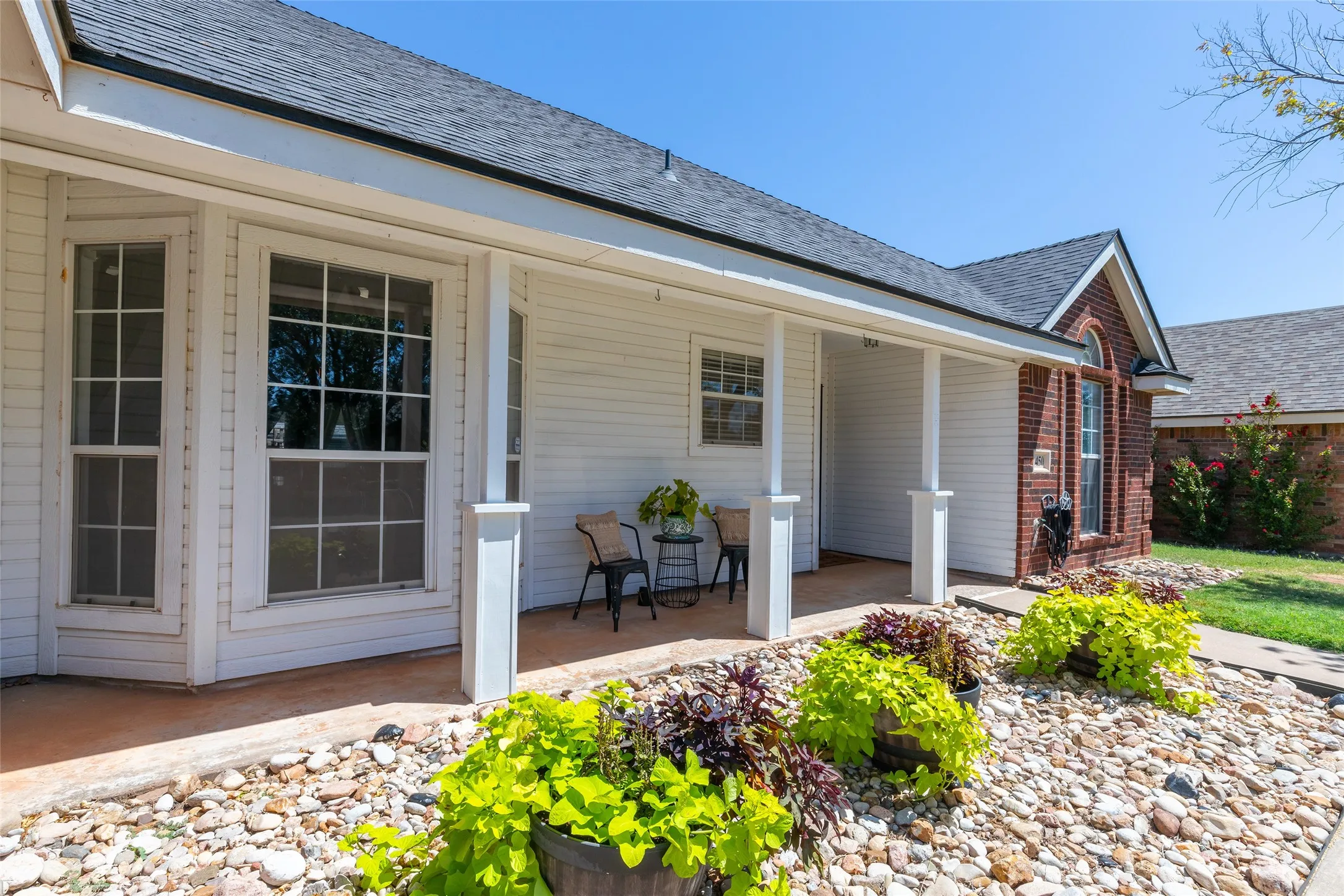 Single Family Residence For Sale in Taylor County , 4450 Cole Drive, Abilene, Texas 79606, 3 Bedroom, 2 Bathroom, 2 Garage spaces, 1,616 Sqft, built in 1998, mls#21358834, Real Estate Agent in Abilene, Homes For Sale in Taylor county, Homes For Sale in Abilene, Realtor in Abilene Texas, Real Estate Brokerage Independent Realty Texas, Luminita Cordes Realtor
