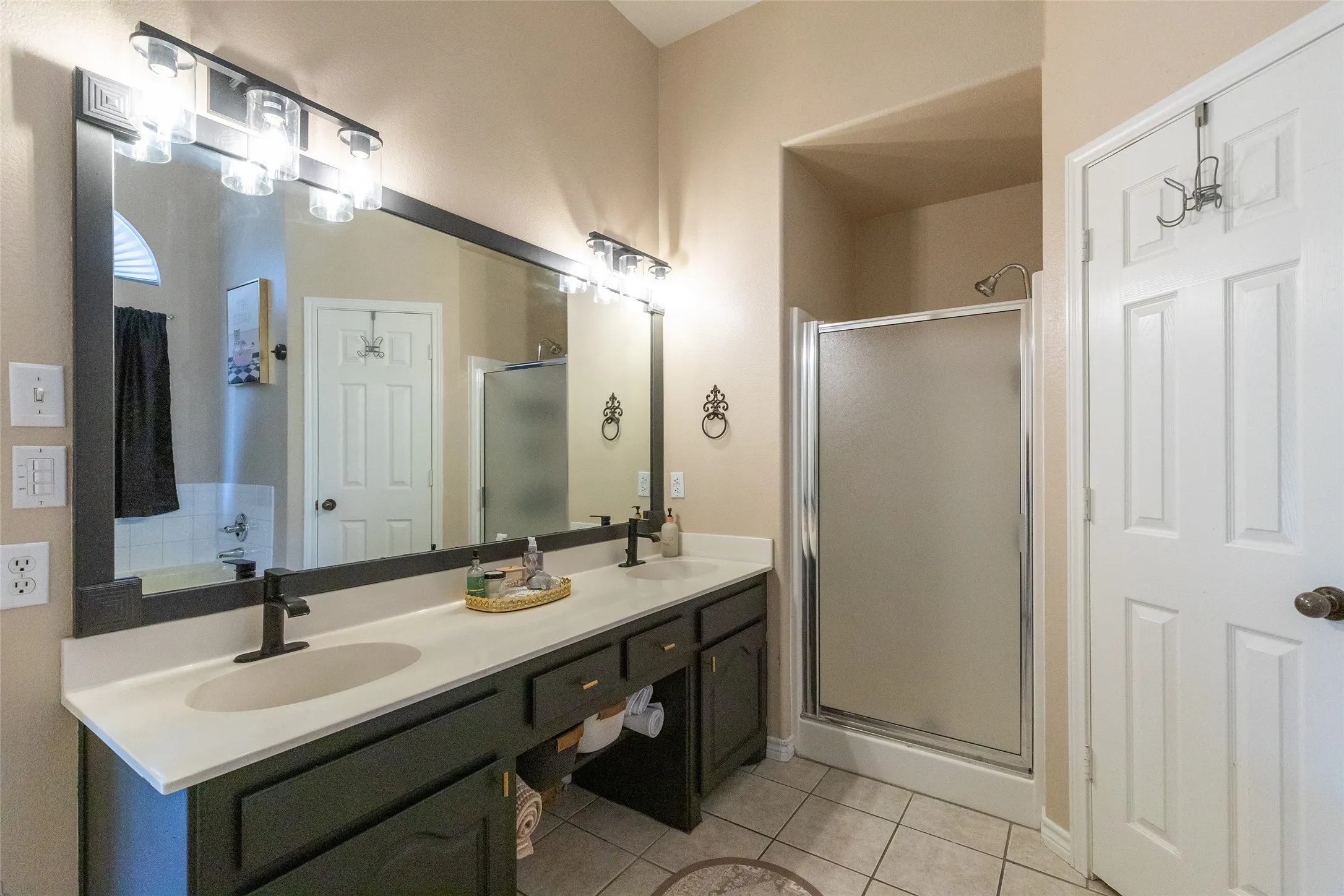 Single Family Residence For Sale in Taylor County , 4450 Cole Drive, Abilene, Texas 79606, 3 Bedroom, 2 Bathroom, 2 Garage spaces, 1,616 Sqft, built in 1998, mls#21358834, Real Estate Agent in Abilene, Homes For Sale in Taylor county, Homes For Sale in Abilene, Realtor in Abilene Texas, Real Estate Brokerage Independent Realty Texas, Luminita Cordes Realtor