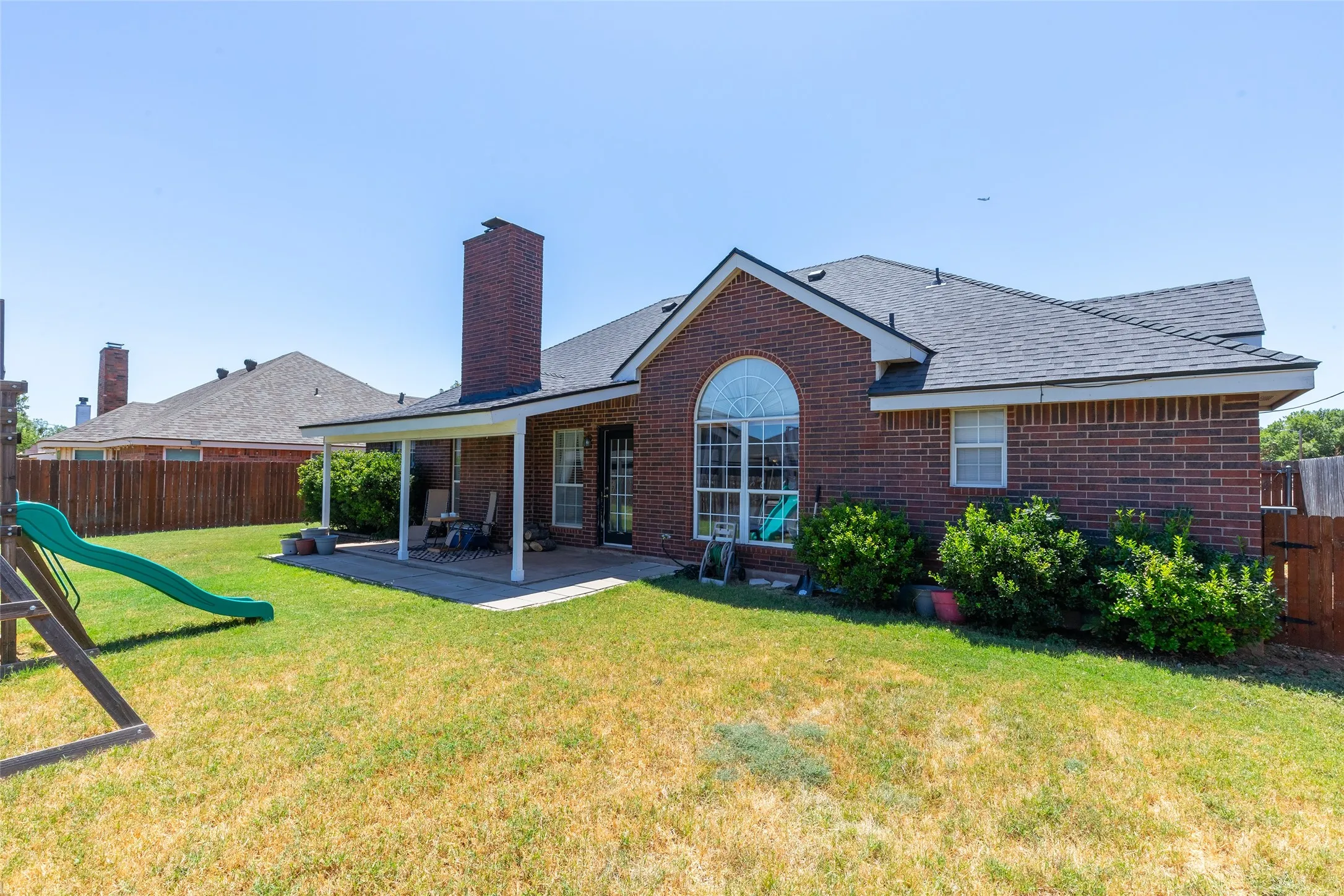 Single Family Residence For Sale in Taylor County , 4450 Cole Drive, Abilene, Texas 79606, 3 Bedroom, 2 Bathroom, 2 Garage spaces, 1,616 Sqft, built in 1998, mls#21358834, Real Estate Agent in Abilene, Homes For Sale in Taylor county, Homes For Sale in Abilene, Realtor in Abilene Texas, Real Estate Brokerage Independent Realty Texas, Luminita Cordes Realtor
