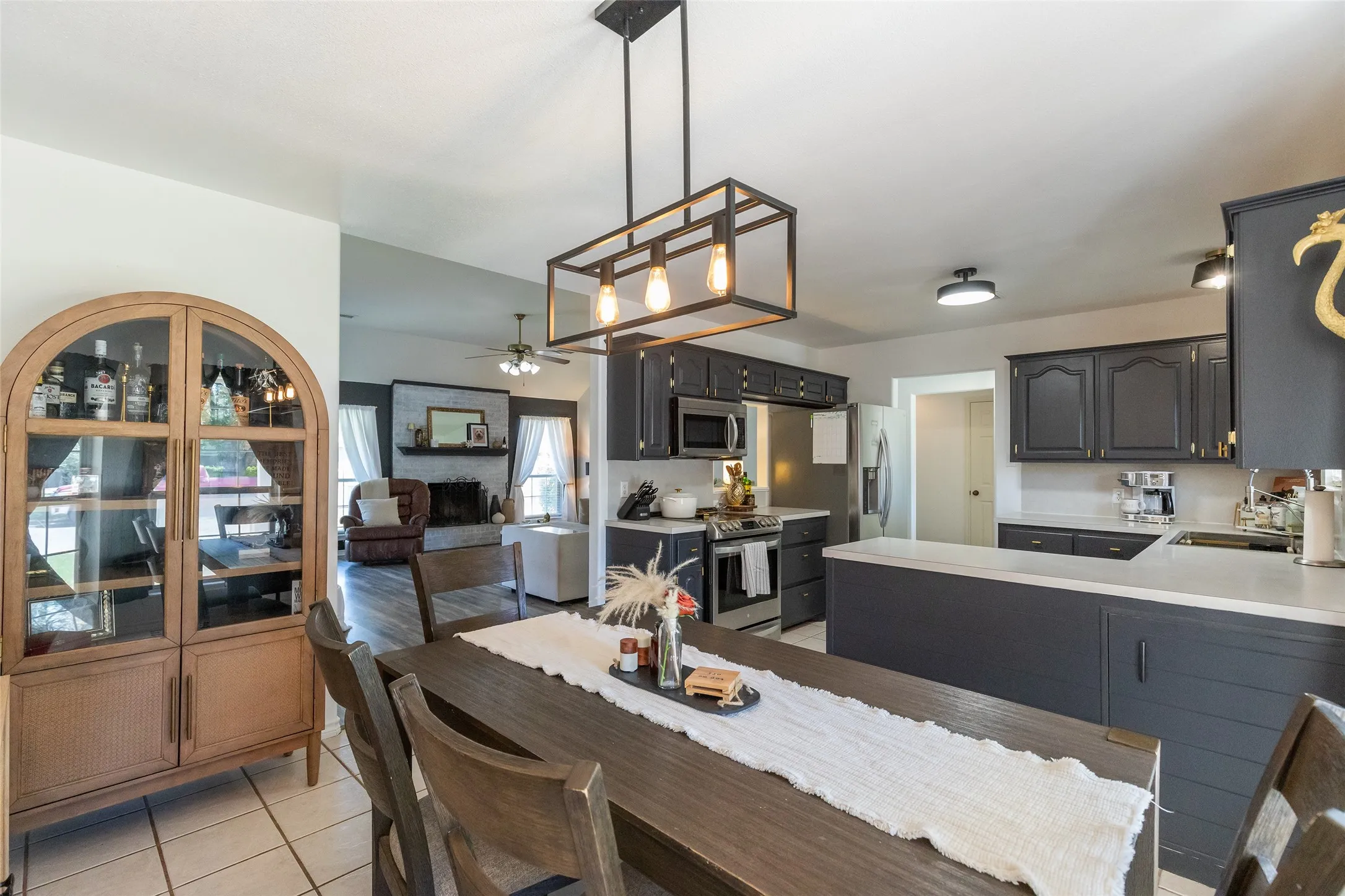 Single Family Residence For Sale in Taylor County , 4450 Cole Drive, Abilene, Texas 79606, 3 Bedroom, 2 Bathroom, 2 Garage spaces, 1,616 Sqft, built in 1998, mls#21358834, Real Estate Agent in Abilene, Homes For Sale in Taylor county, Homes For Sale in Abilene, Realtor in Abilene Texas, Real Estate Brokerage Independent Realty Texas, Luminita Cordes Realtor