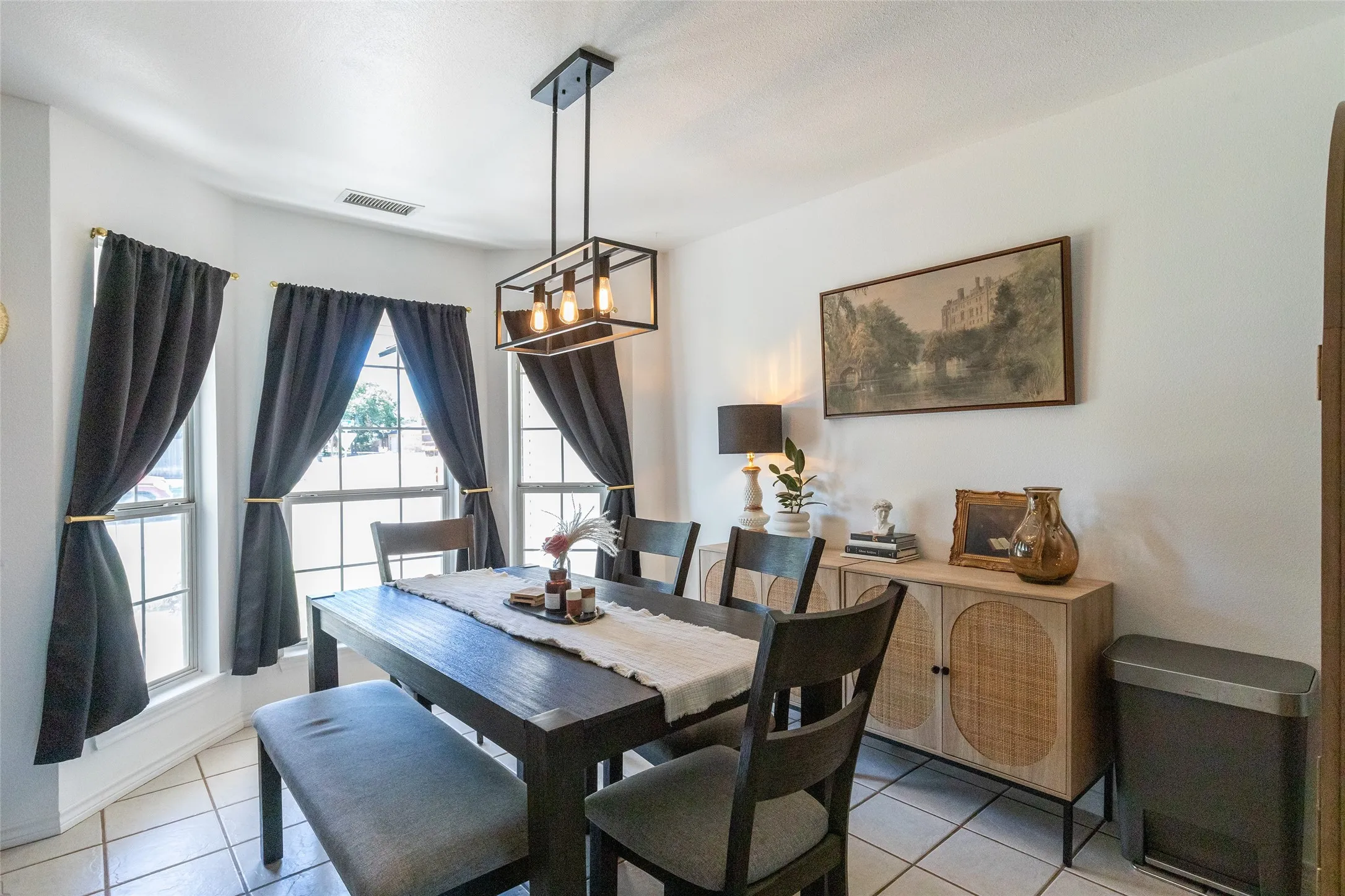 Single Family Residence For Sale in Taylor County , 4450 Cole Drive, Abilene, Texas 79606, 3 Bedroom, 2 Bathroom, 2 Garage spaces, 1,616 Sqft, built in 1998, mls#21358834, Real Estate Agent in Abilene, Homes For Sale in Taylor county, Homes For Sale in Abilene, Realtor in Abilene Texas, Real Estate Brokerage Independent Realty Texas, Luminita Cordes Realtor