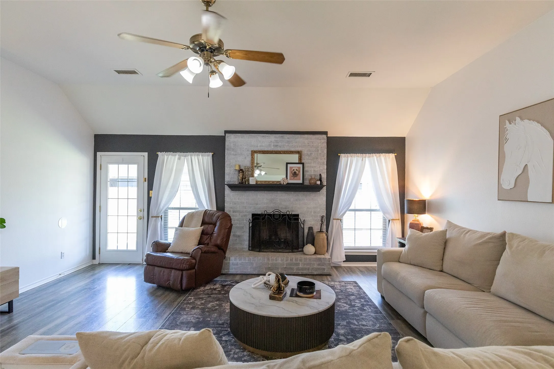 Single Family Residence For Sale in Taylor County , 4450 Cole Drive, Abilene, Texas 79606, 3 Bedroom, 2 Bathroom, 2 Garage spaces, 1,616 Sqft, built in 1998, mls#21358834, Real Estate Agent in Abilene, Homes For Sale in Taylor county, Homes For Sale in Abilene, Realtor in Abilene Texas, Real Estate Brokerage Independent Realty Texas, Luminita Cordes Realtor