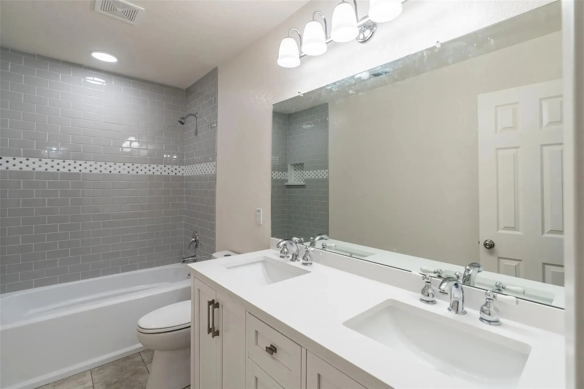 Single Family Residence For Rent in Hunt County , 3105 Mitchell Street, Greenville, Texas 75402, 4 Bedroom, 2 Bathroom, Garage spaces, 1,594 Sqft, built in 1975, mls#21352823, Real Estate Agent in Greenville, Homes For Rent in Hunt county, Homes For Rent in Greenville, Realtor in Greenville Texas, Real Estate Brokerage Independent Realty Texas, Luminita Cordes Realtor