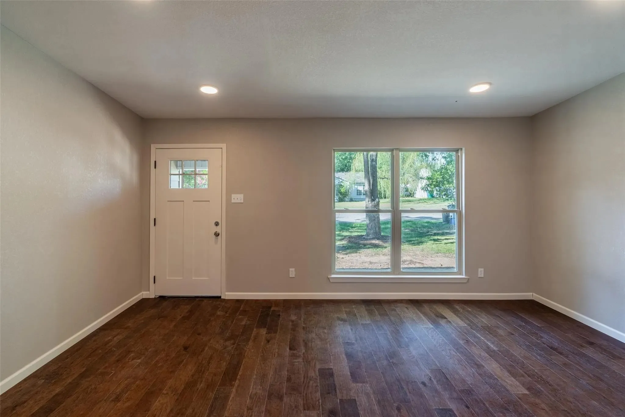 Single Family Residence For Rent in Hunt County , 3105 Mitchell Street, Greenville, Texas 75402, 4 Bedroom, 2 Bathroom, Garage spaces, 1,594 Sqft, built in 1975, mls#21352823, Real Estate Agent in Greenville, Homes For Rent in Hunt county, Homes For Rent in Greenville, Realtor in Greenville Texas, Real Estate Brokerage Independent Realty Texas, Luminita Cordes Realtor