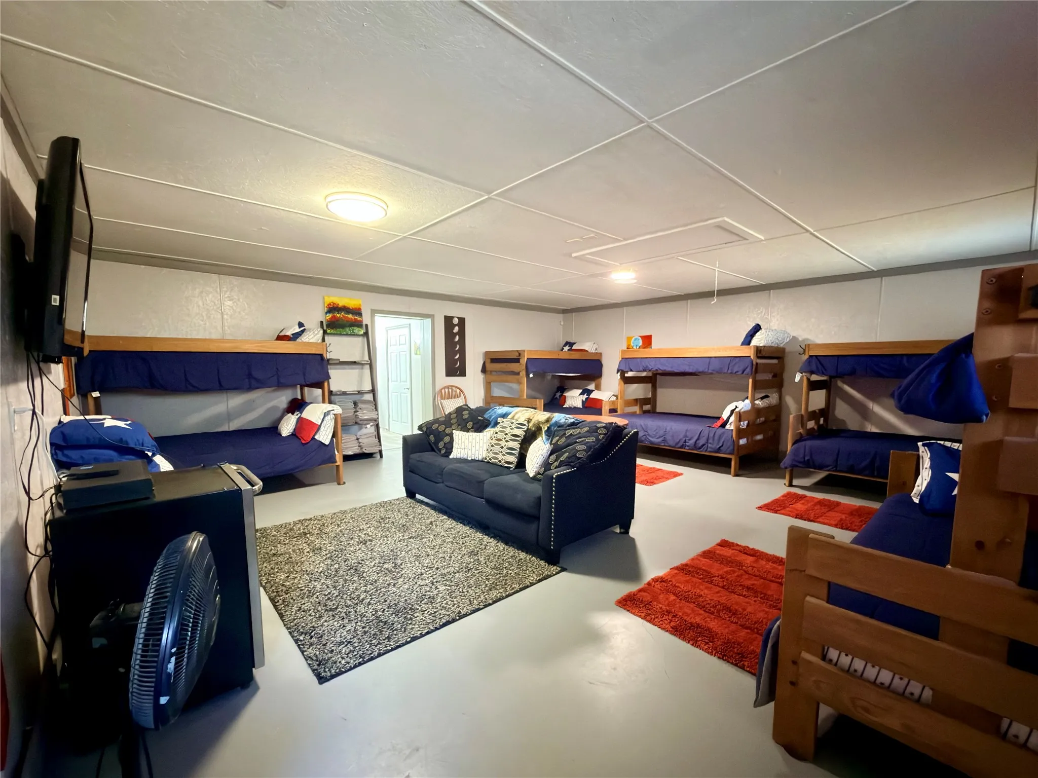 Single Family Residence For Sale in Henderson County , 29029 COUNTY ROAD 2100, Kemp, Texas 75143, 6 Bedroom, 4 Bathroom, Garage spaces, 4,340 Sqft, built in 1978, mls#21360133, Real Estate Agent in Kemp, Homes For Sale in Henderson county, Homes For Sale in Kemp, Realtor in Kemp Texas, Real Estate Brokerage Independent Realty Texas, Luminita Cordes Realtor