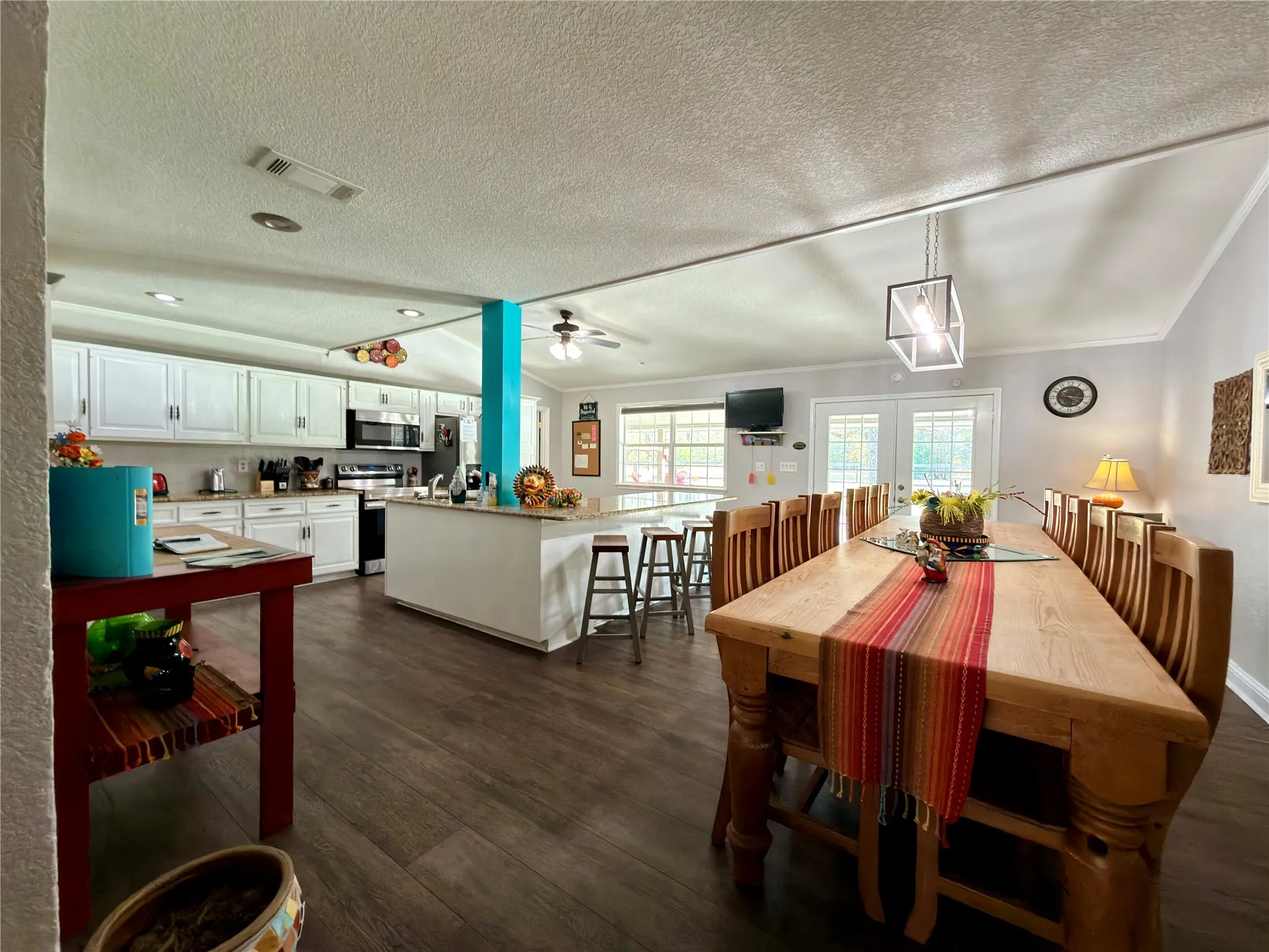 Single Family Residence For Sale in Henderson County , 29029 COUNTY ROAD 2100, Kemp, Texas 75143, 6 Bedroom, 4 Bathroom, Garage spaces, 4,340 Sqft, built in 1978, mls#21360133, Real Estate Agent in Kemp, Homes For Sale in Henderson county, Homes For Sale in Kemp, Realtor in Kemp Texas, Real Estate Brokerage Independent Realty Texas, Luminita Cordes Realtor