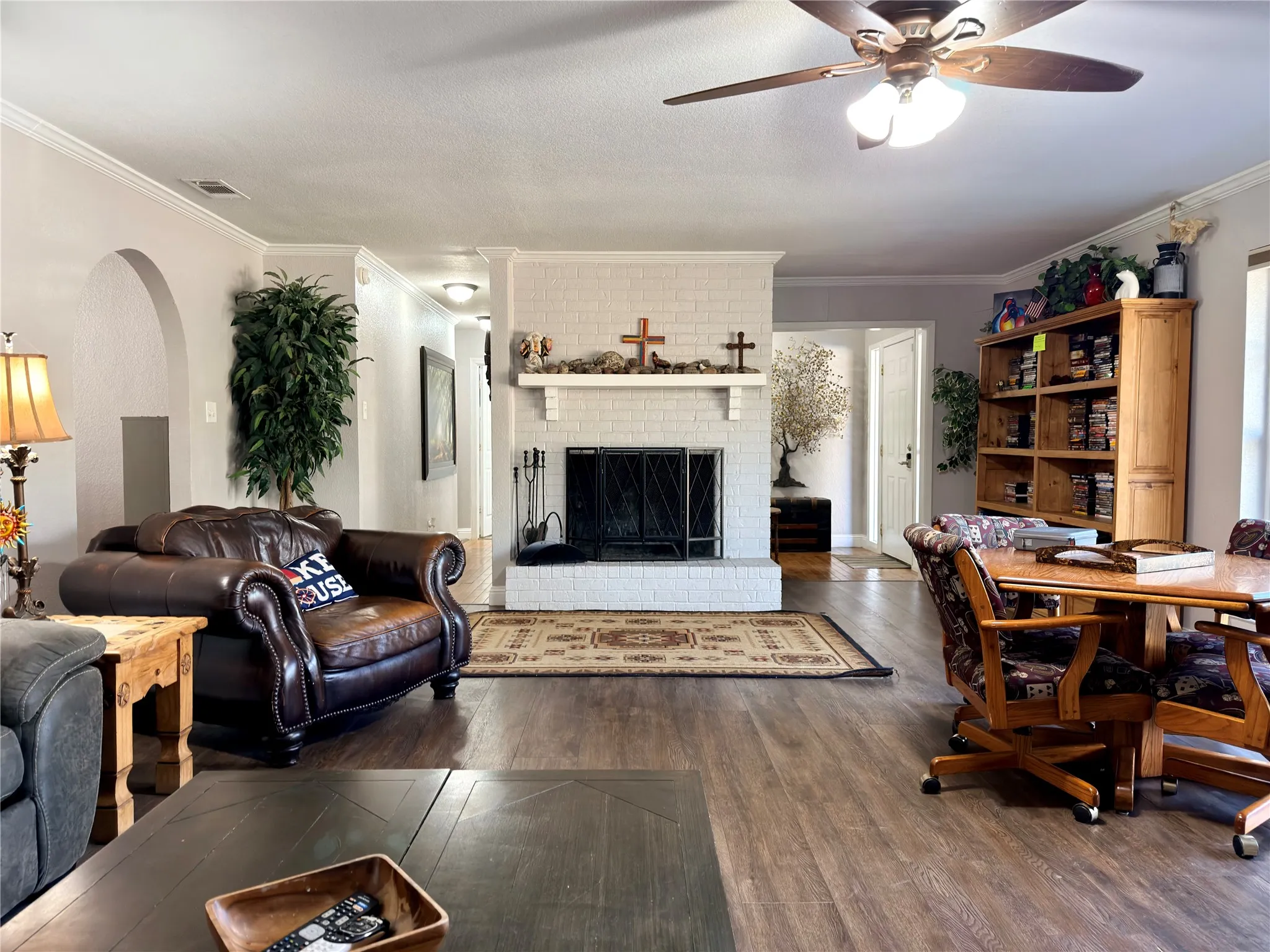 Single Family Residence For Sale in Henderson County , 29029 COUNTY ROAD 2100, Kemp, Texas 75143, 6 Bedroom, 4 Bathroom, Garage spaces, 4,340 Sqft, built in 1978, mls#21360133, Real Estate Agent in Kemp, Homes For Sale in Henderson county, Homes For Sale in Kemp, Realtor in Kemp Texas, Real Estate Brokerage Independent Realty Texas, Luminita Cordes Realtor