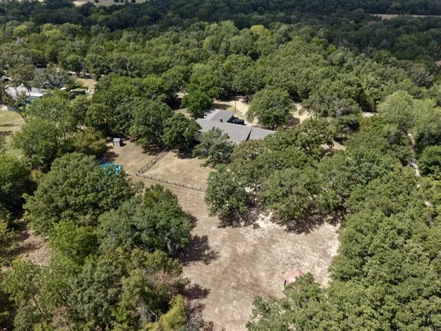 Single Family Residence For Sale in Henderson County , 29029 COUNTY ROAD 2100, Kemp, Texas 75143, 6 Bedroom, 4 Bathroom, Garage spaces, 4,340 Sqft, built in 1978, mls#21360133, Real Estate Agent in Kemp, Homes For Sale in Henderson county, Homes For Sale in Kemp, Realtor in Kemp Texas, Real Estate Brokerage Independent Realty Texas, Luminita Cordes Realtor