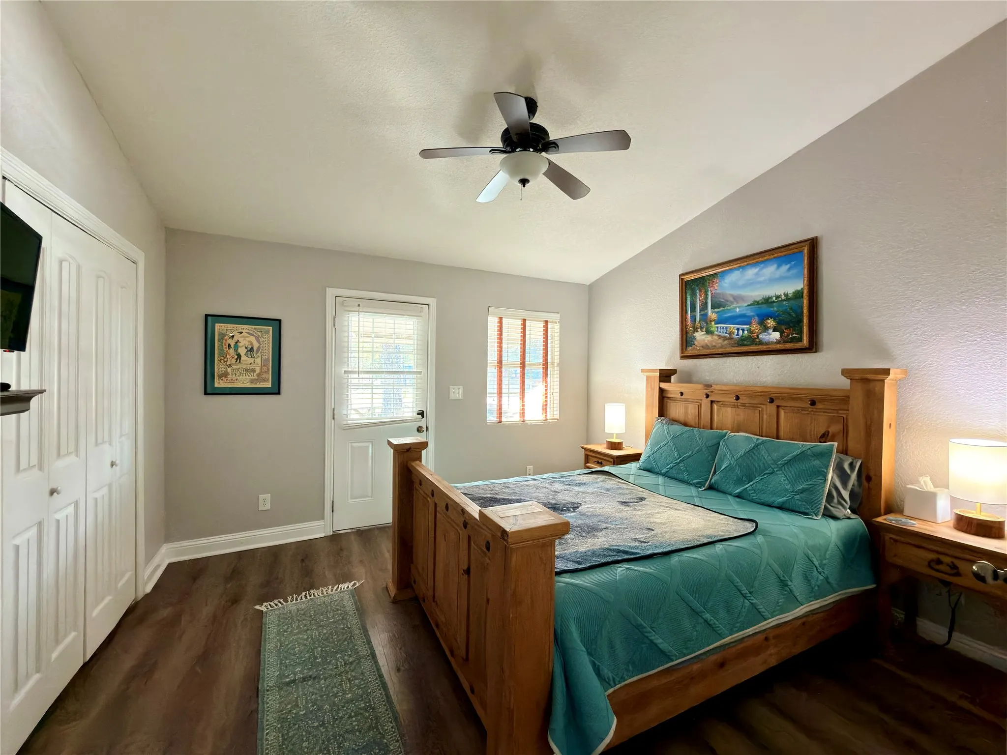 Single Family Residence For Sale in Henderson County , 29029 COUNTY ROAD 2100, Kemp, Texas 75143, 6 Bedroom, 4 Bathroom, Garage spaces, 4,340 Sqft, built in 1978, mls#21360133, Real Estate Agent in Kemp, Homes For Sale in Henderson county, Homes For Sale in Kemp, Realtor in Kemp Texas, Real Estate Brokerage Independent Realty Texas, Luminita Cordes Realtor