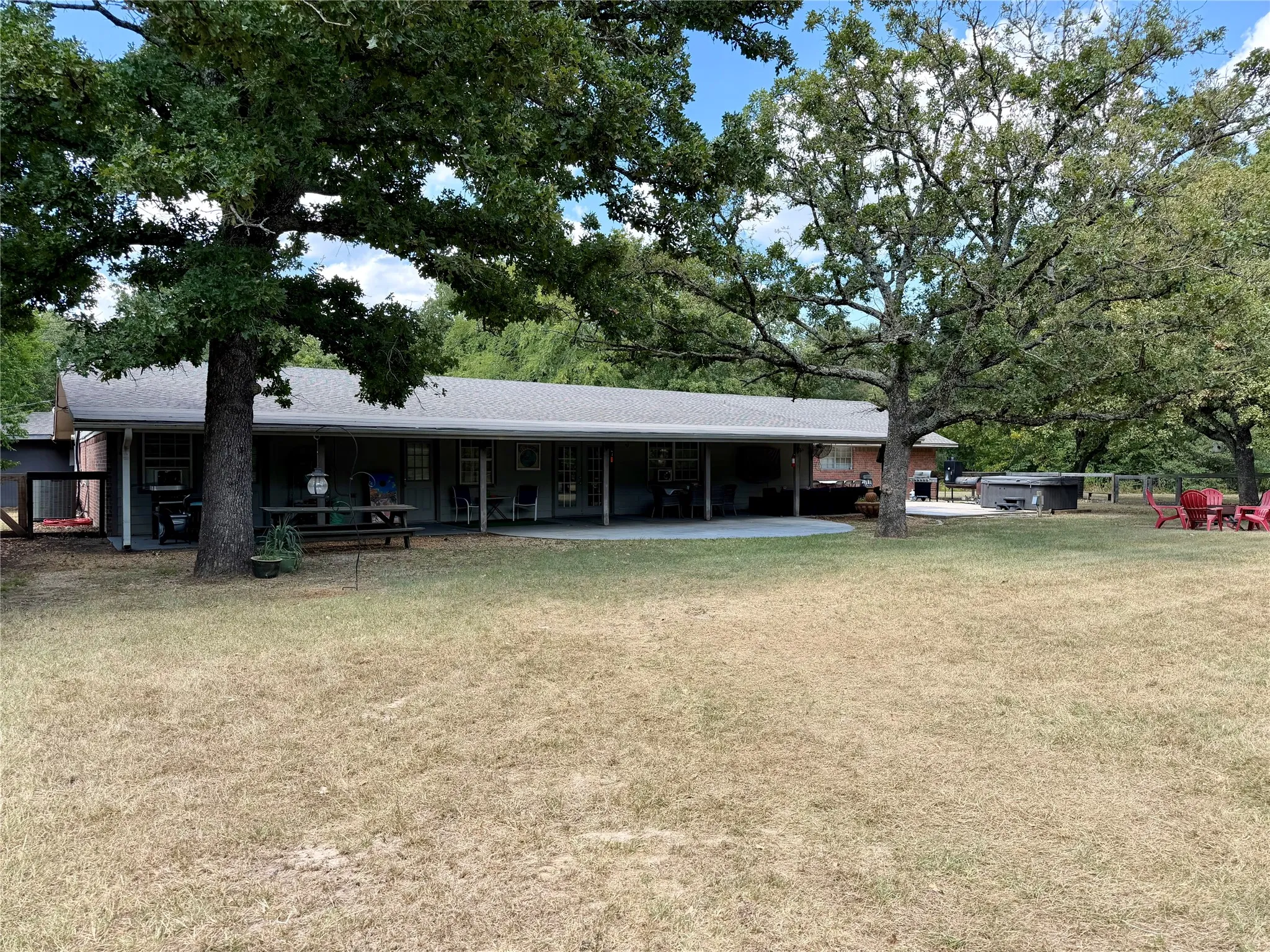 Single Family Residence For Sale in Henderson County , 29029 COUNTY ROAD 2100, Kemp, Texas 75143, 6 Bedroom, 4 Bathroom, Garage spaces, 4,340 Sqft, built in 1978, mls#21360133, Real Estate Agent in Kemp, Homes For Sale in Henderson county, Homes For Sale in Kemp, Realtor in Kemp Texas, Real Estate Brokerage Independent Realty Texas, Luminita Cordes Realtor