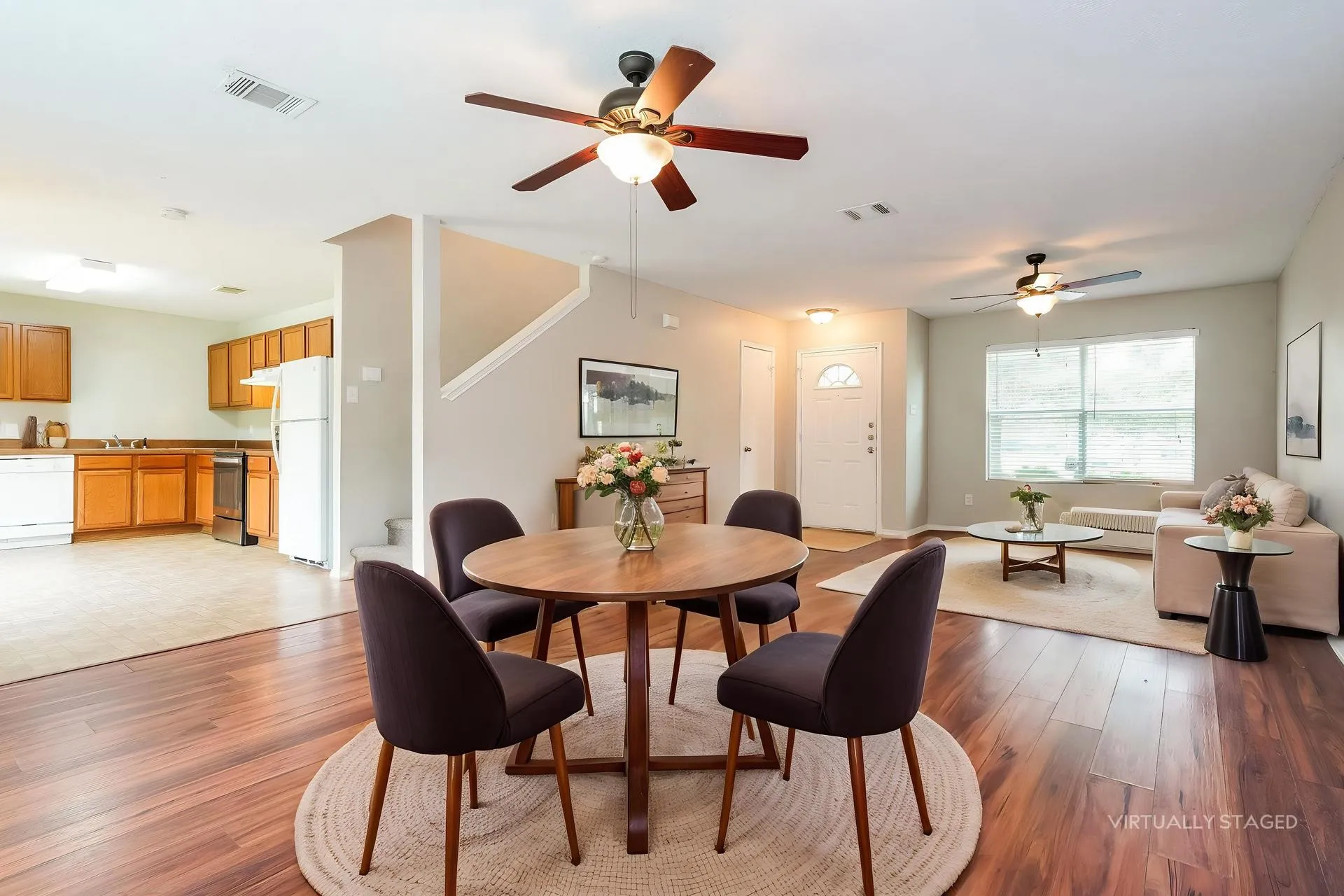 Single Family Residence For Rent in Dallas County , 3356 Mojave Drive, Dallas, Texas 75241, 3 Bedroom, 3 Bathroom, 2 Garage spaces, 2,088 Sqft, built in 2006, mls#21360138, Real Estate Agent in Dallas, Homes For Rent in Dallas county, Homes For Rent in Dallas, Realtor in Dallas Texas, Real Estate Brokerage Independent Realty Texas, Luminita Cordes Realtor